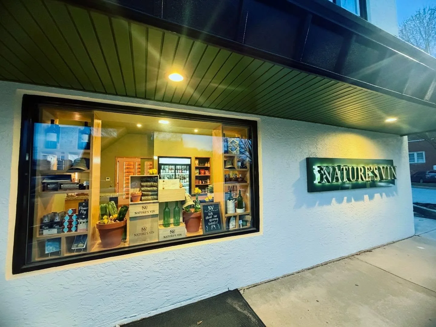 we made it so pretty for spring 🌼🍷💚