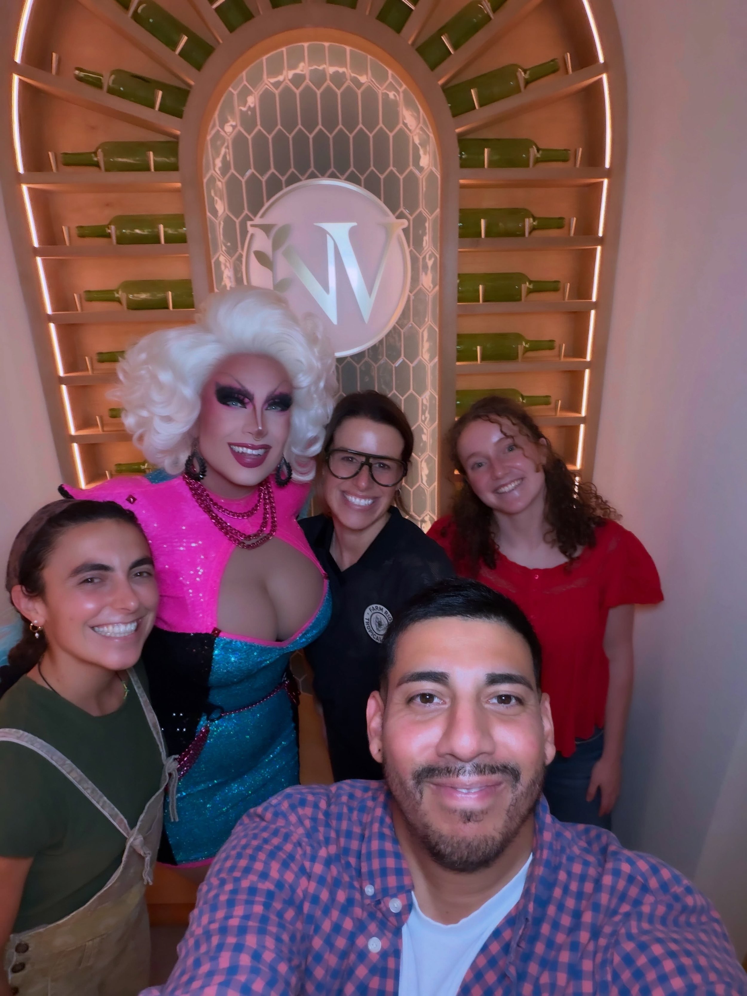 We ❤️ you, Ophelia! 👑✨ 
#dragqueen 🌈 #dragbingo