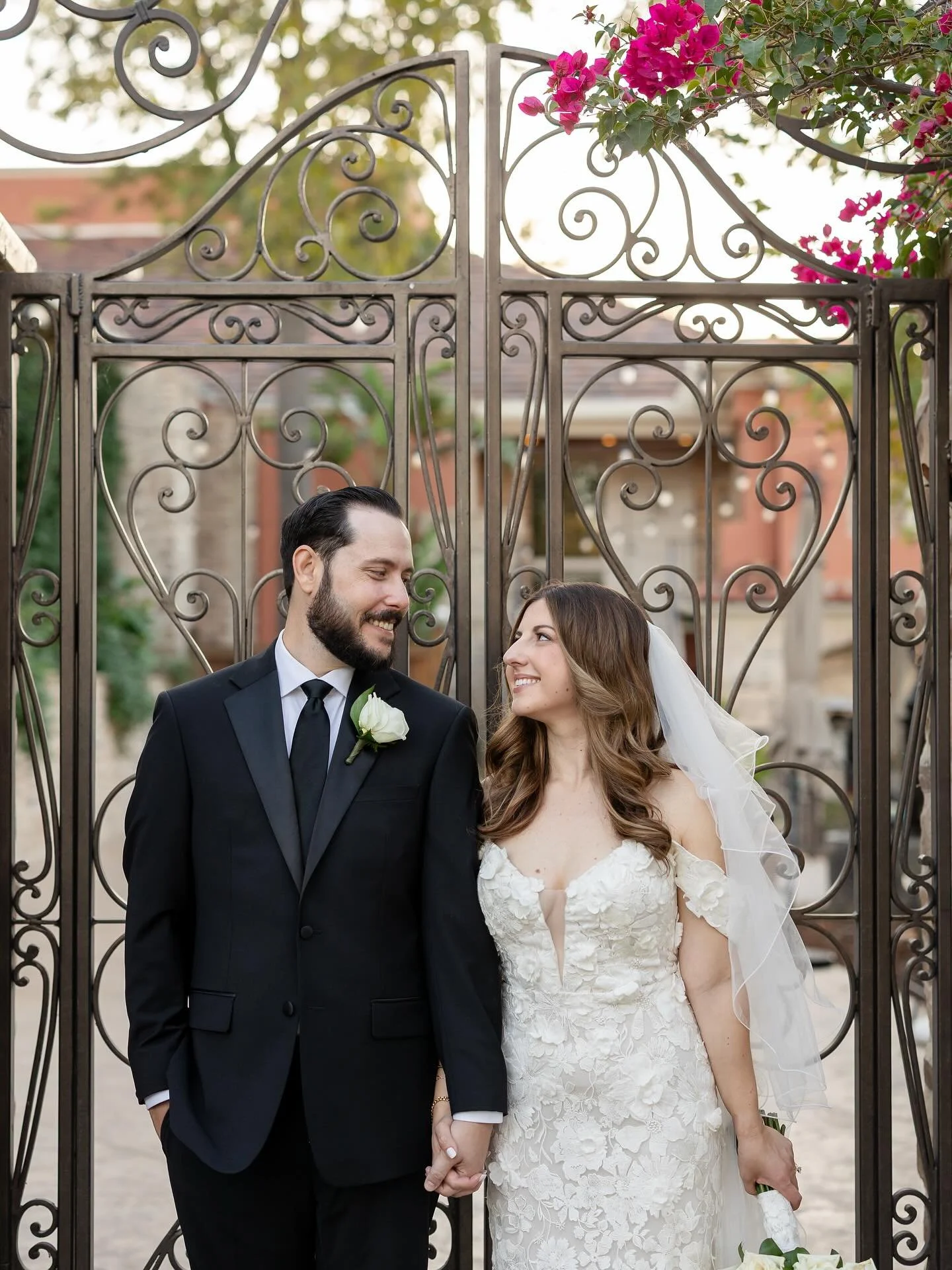 The Levin&rsquo;s!

A day full of happiness, laughter, and love!
.
.
.
Venue: @westlakevillageinnweddings
Planner: @onesweetdayevnt 
Video: @devanshaemedia 
DJ: @mattgraumann 
Hair/Makeup: @janaandcomakeupandhairdesign 

#stephanielorenphotography #l