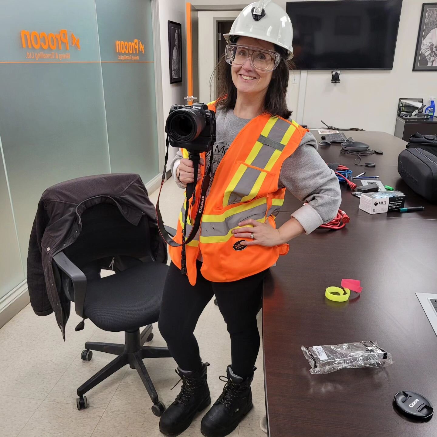 Shout out to the wonderful team at Procon Mining and Tunnelling Ltd. (&lsquo;Procon&rsquo;) out in Nisku for being so awesome to photograph. So friendly and willing to go the extra mile to make my job easier! 💚

Photos of us behind the scenes at the