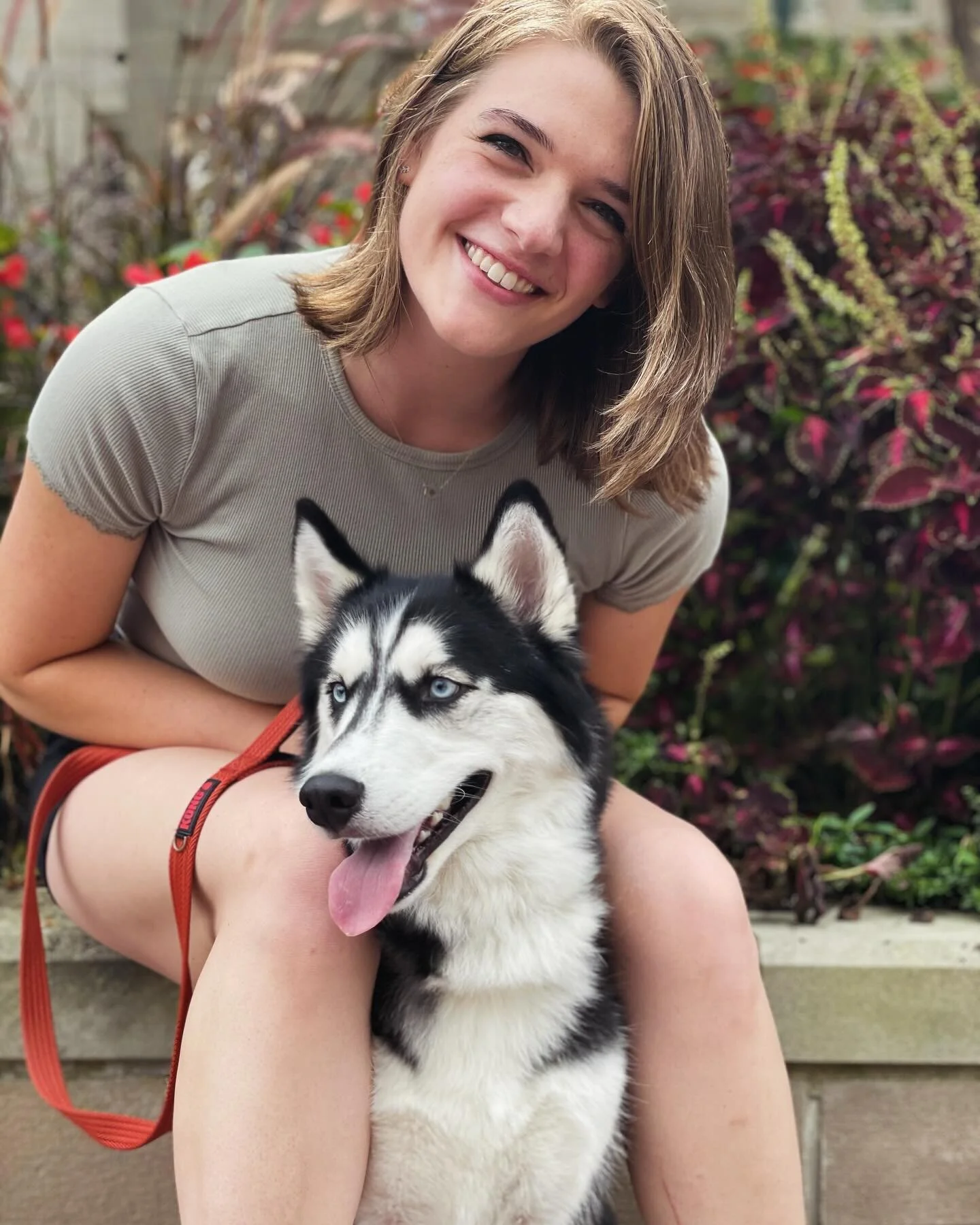 Hello! Welcome to Atlas Canine College! We are so glad you&rsquo;re here. A little bit about what we do: We focus on fear free dog training. That means no prong collars, no leash snaps, and rewards galore. 
Our main goal is to improve communication b