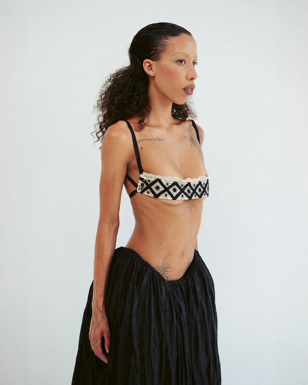 @zoegustaviaannawhalen SS26 🩶
 by christian defonte @christiandeathfonte
artistic direction &amp; co-producer by bobbi salvor menuez @hi_its_bobbi
makeup by nina carelli @nina_carelli_
hair by nathan juergensen @nathanjuergensen
wardrobe/styling ale