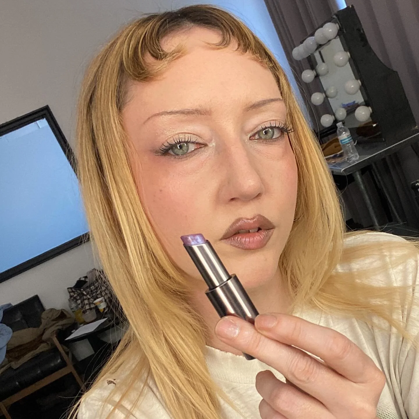 PRODUCT REVIEW 4U: @hyrularbeauty sent me some of their new scifi inspired lipsticks to try. They&rsquo;re more like a lightly iridescent sheer balm, very silky and blendable. Im wearing shade Protogenic over my classic makeup forever lip pencil, and