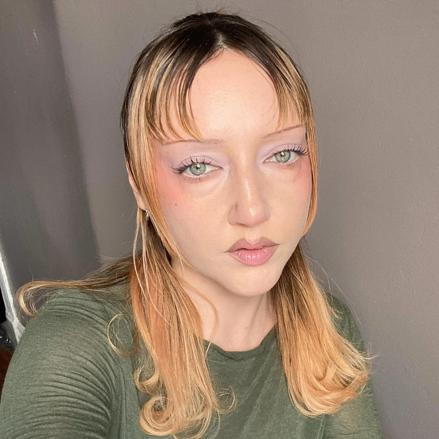 PRODUCT REVIEW 4U: this @glamlite breaking dawn Team Jacob palette maybe be random as hell, but the shades they&rsquo;ve put together are actually quite beautiful and sophisticated. I&rsquo;m wearing shade &ldquo;phasing&rdquo;, a subtle grey lavende