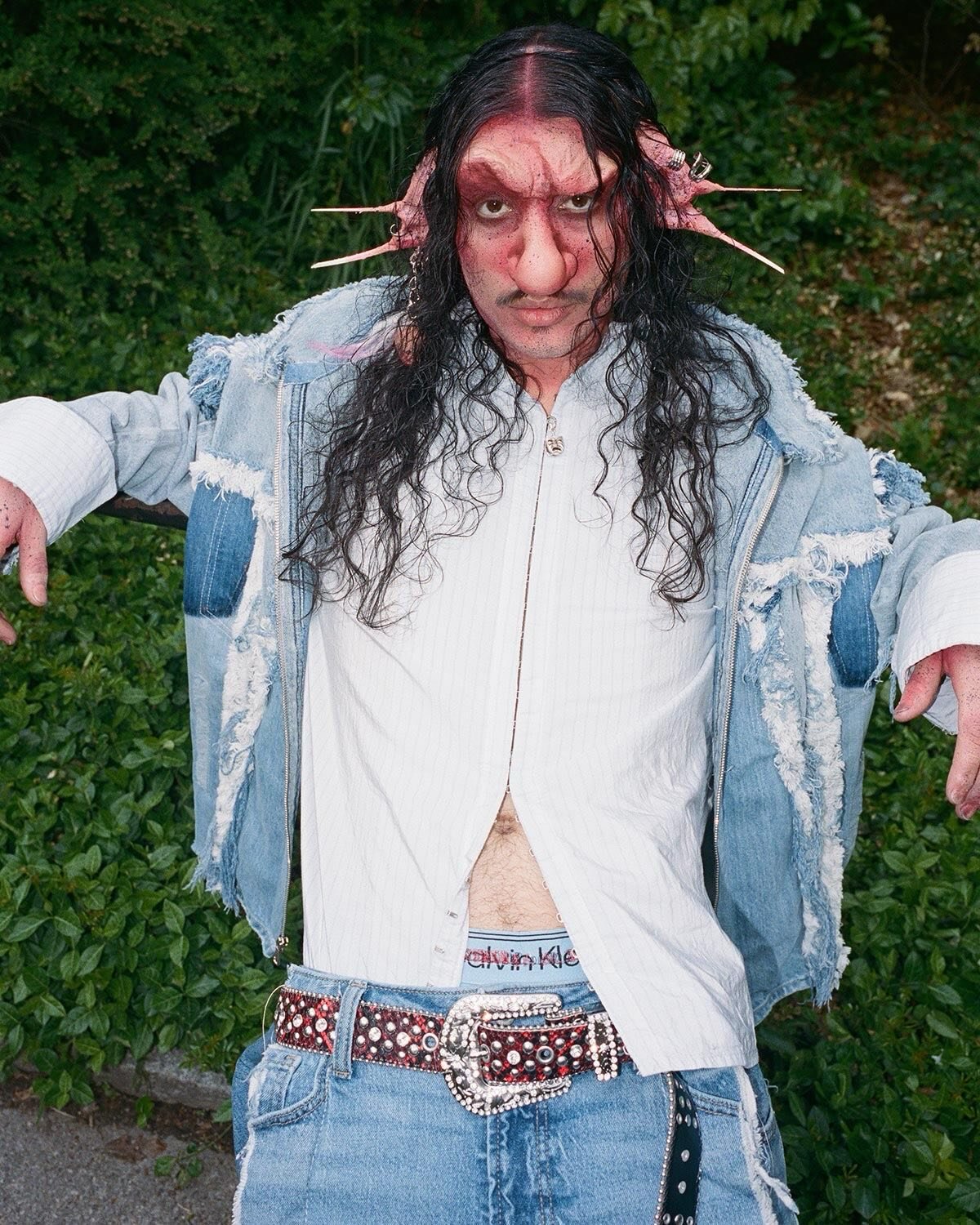 Feral elegance 🌸

CREDITS
Models: Marley Gotterer @marleyismarley
Madison Wada @___homesick___4
Greg Logan @k__lastima
Photos: Ashley Boman @coleslaw_warehouse
Clothing and accessories: Cole Durkee @destroyerofworlds.online
Hairstyling: Nathan Jeurg