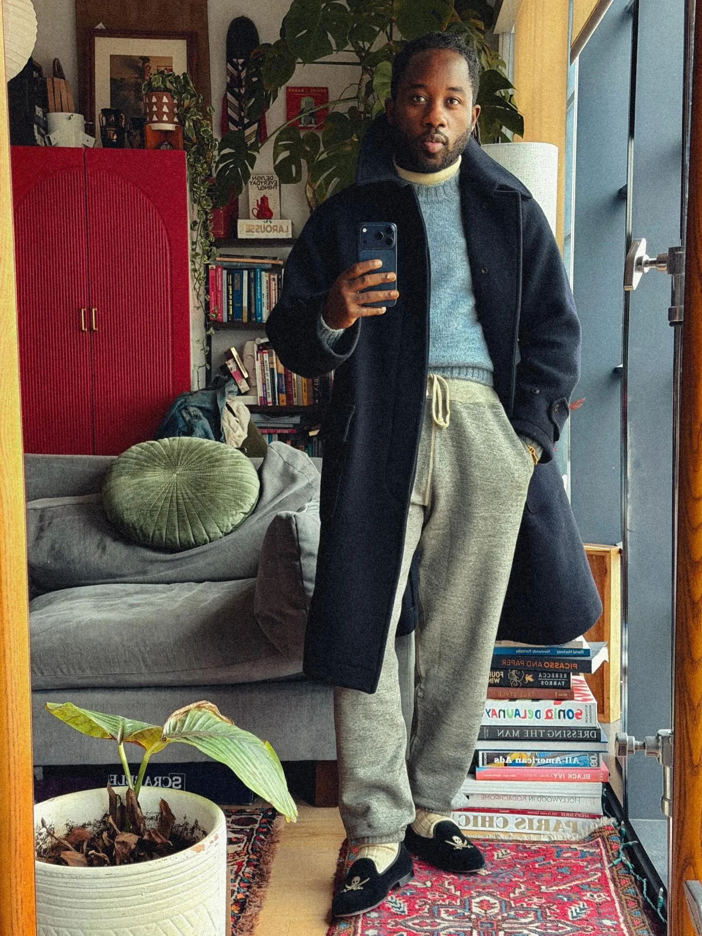 These might be the final few days I can enjoy my beloved @kaptainsunhine coat for this year. 

So I grabbed every opportunity I could to wear it.

The weather warming up is always bittersweet to me. 

One hand, my seasonal depression will probably be