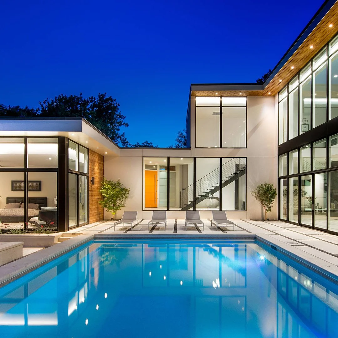 Luxury modern custom home Dallas with pool