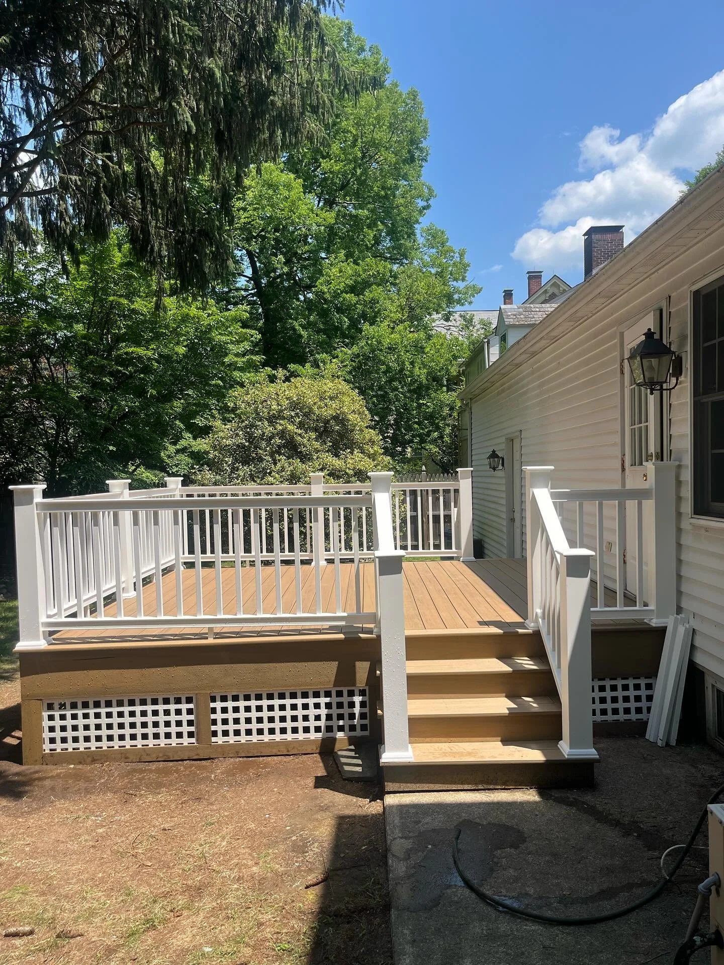 Decked out and ready to celebrate! 🇺🇸 Just in time for the 4th of July!
All new maintenance free decking and handrail built to last &amp; supplied by @niecelumber