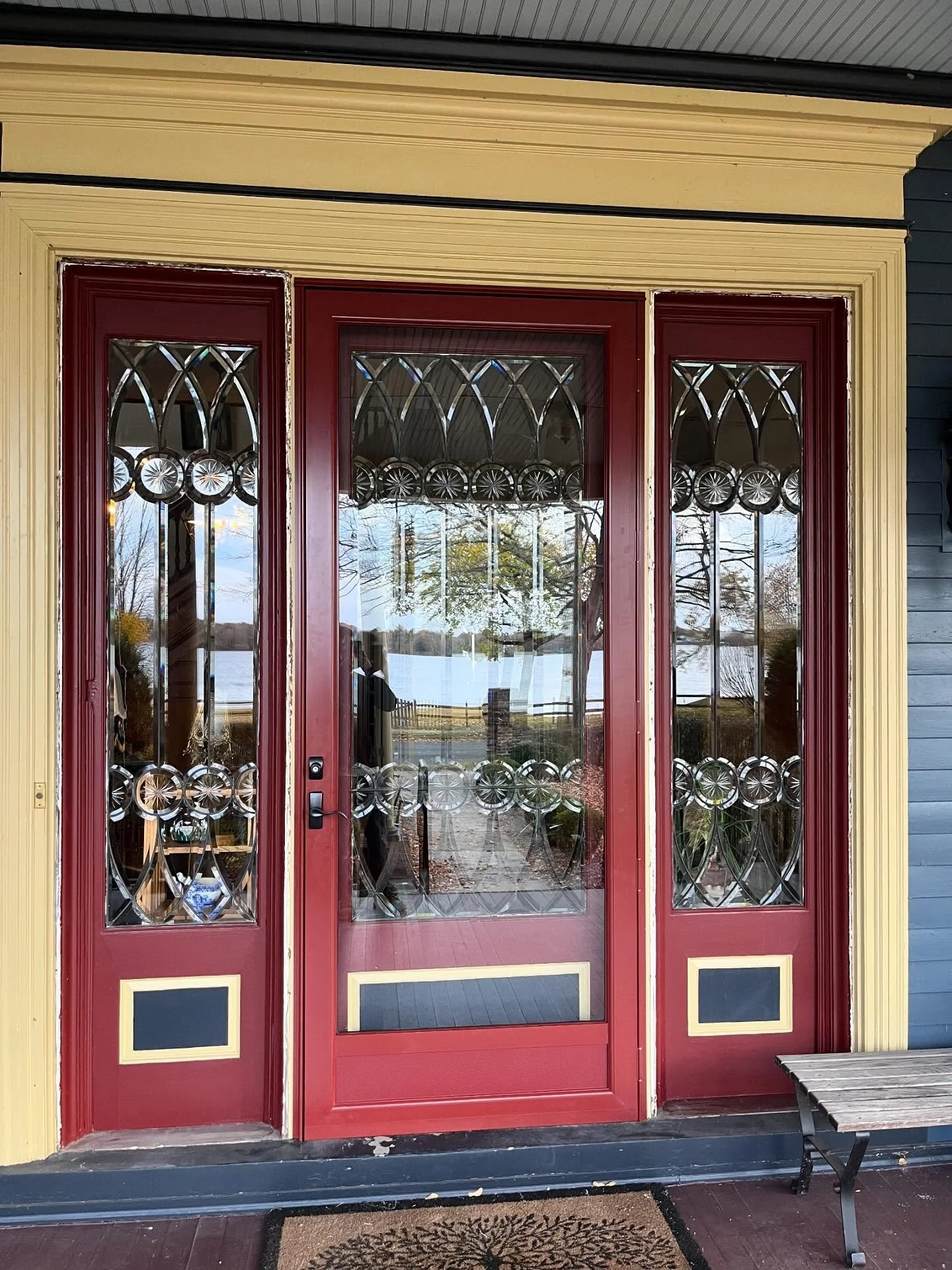 Look at this maintenance free storm door made by @proviaproducts 
Pre-hung and completely aluminum!
