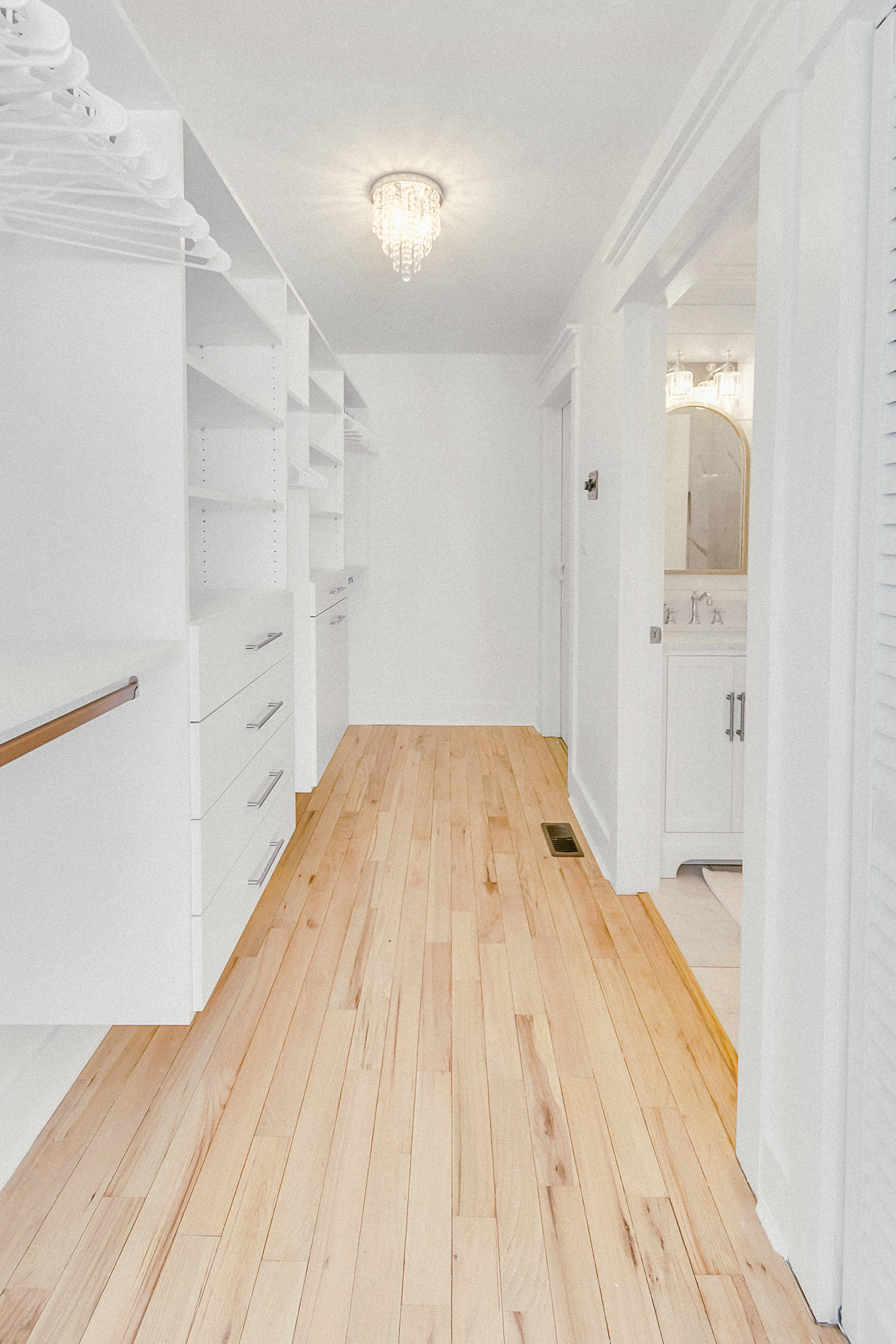 kush closet with bathroom farmb85.png