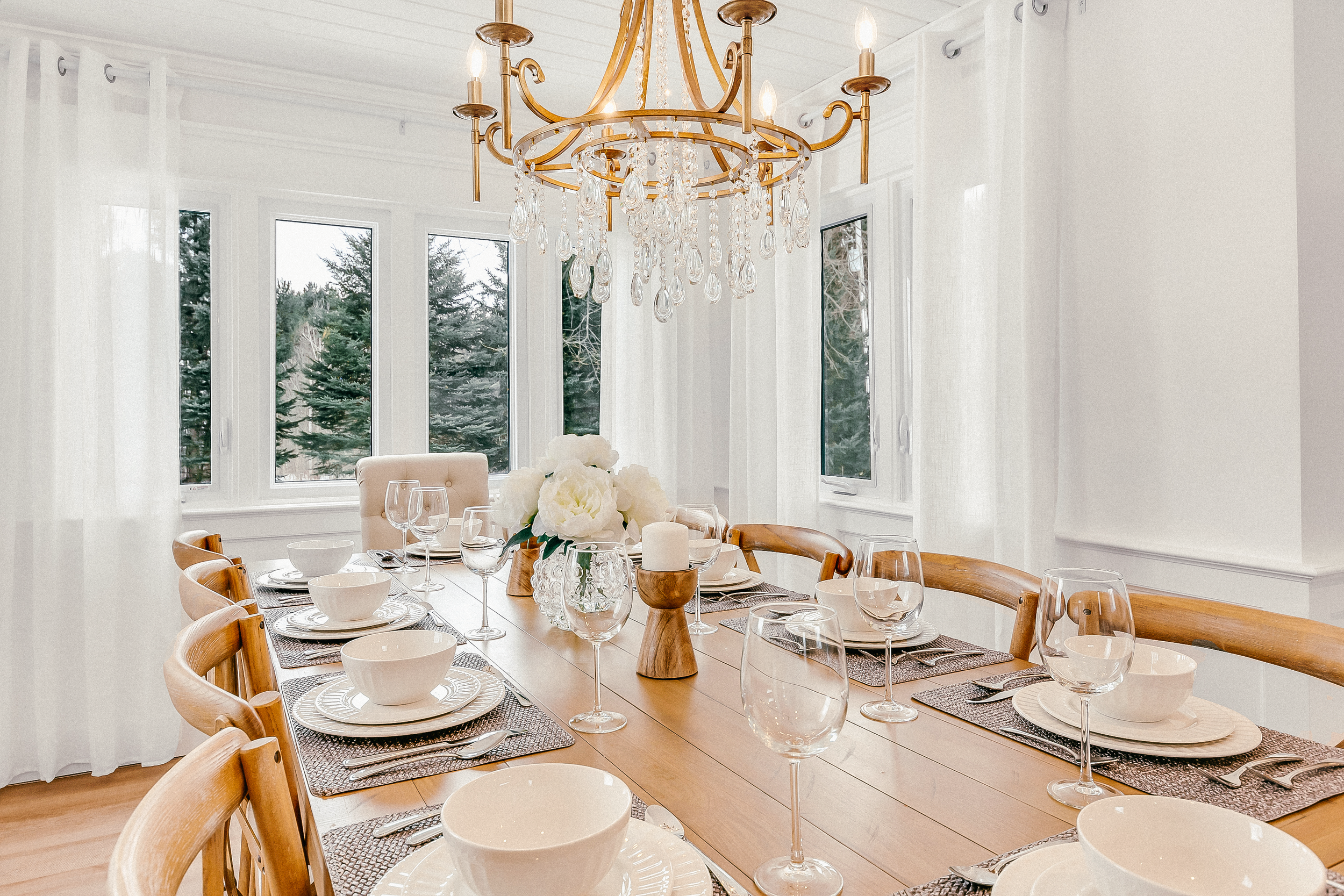 kush diningroom cloudy sharp.png