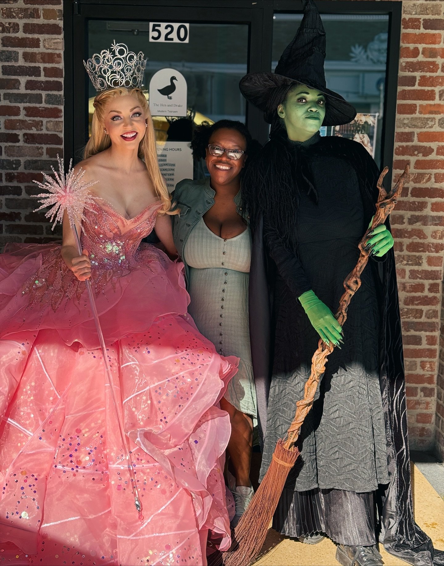 The most Oz-mazing time @henanddraketea this afternoon! ☕️🫖

#bayareakids #bayareamom #eastbaymoms #antiochca #bayareaeventplanner #bayareaevents