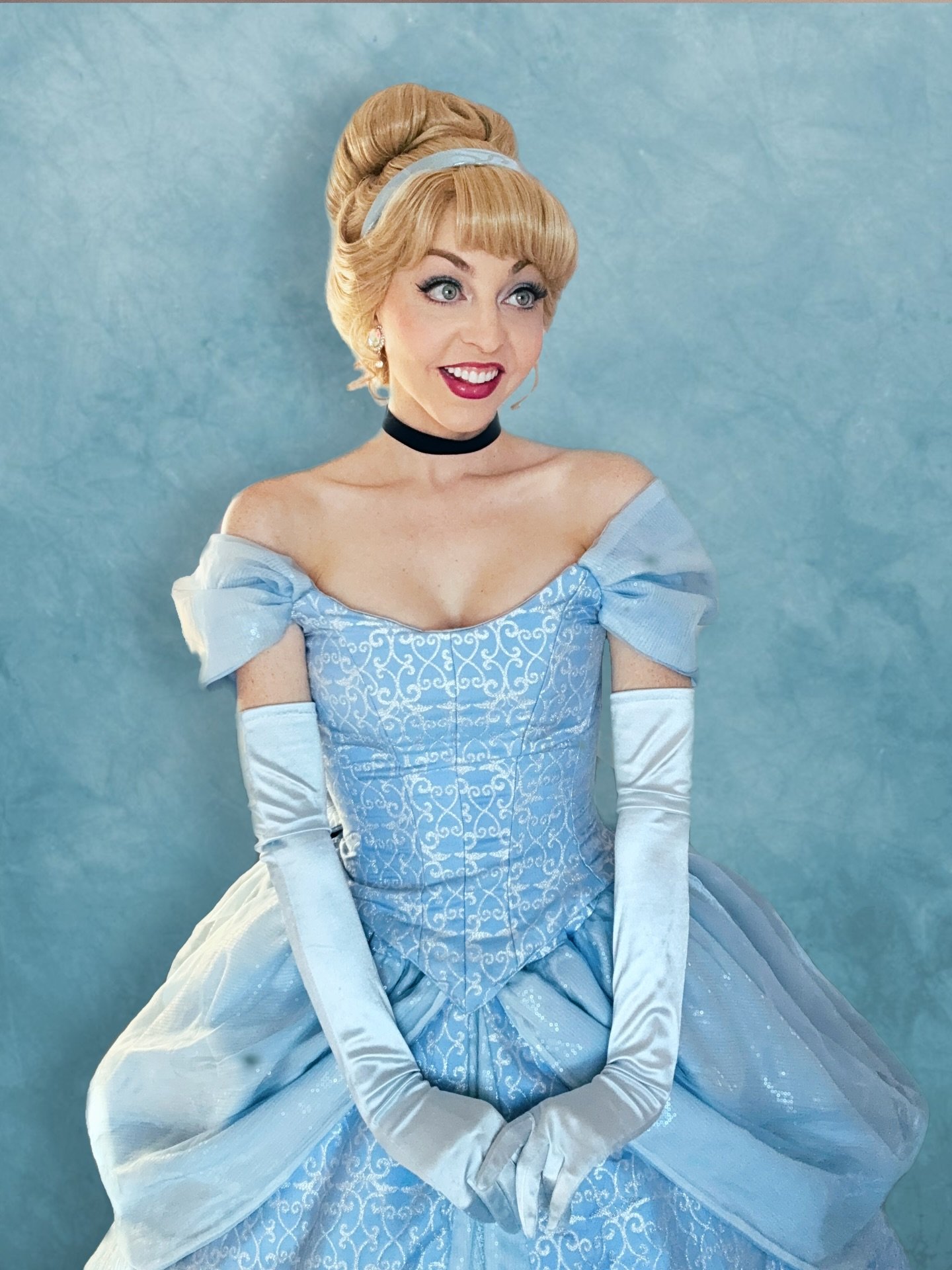 Quiz time! What is the name of Cinderella's Stepmother's cat? 🐈&zwj;⬛

#cinderella #princessparty #brentwoodca #bayareaeventplanner #eastbaymoms