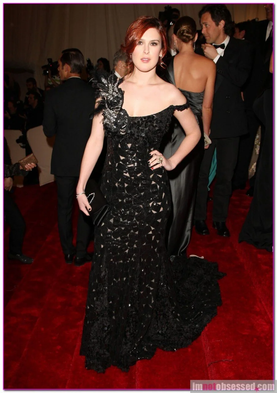 full_met_gala_04_wenn3321207-903x1280.jpg