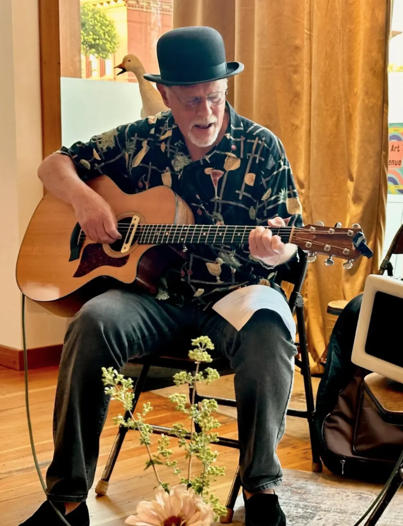 PAUL GREGUTT PLAYS TONGUE + GROOVE
