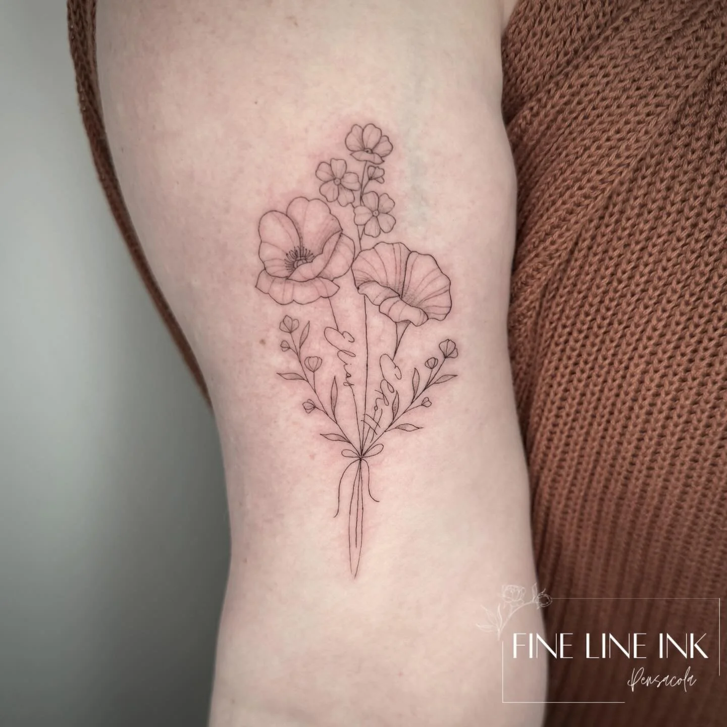 Flowers for her twin boys. 

One in heaven and one on earth 👼🏻 

I am so honored to have been chosen for these special pieces 🫶🏼

#finelinetattoo#pensacolatattoo#finelineinkpensacola