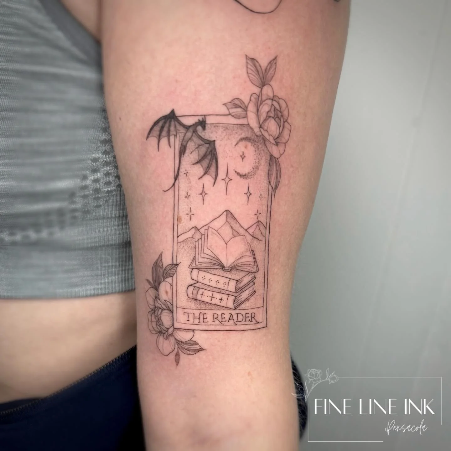 The Reader 🤍

I know I have lots of clients the love some fantasy books!! 

This was super fun 🤩 

#finelinetattoo#pensacolatattoo#finelinetattoopensacola#booktattoo