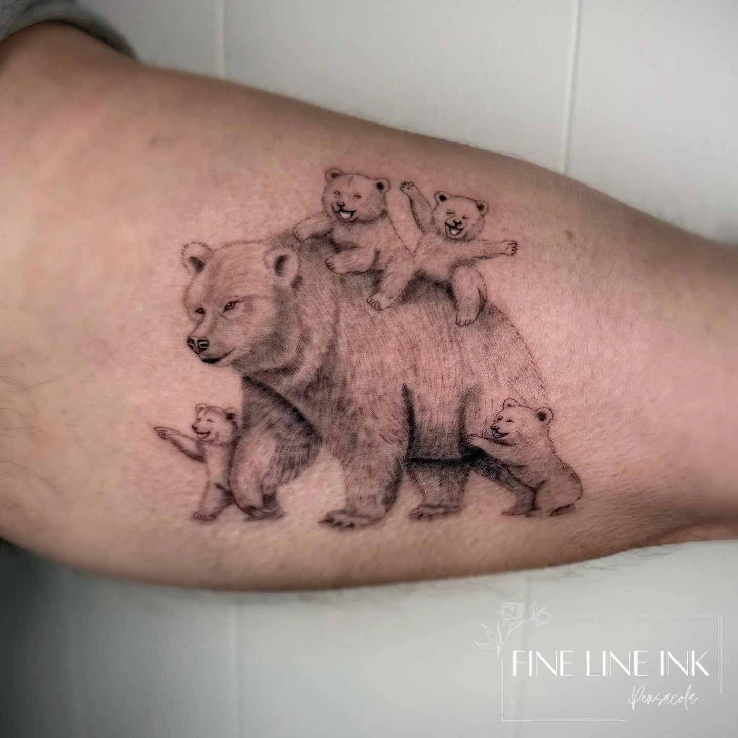 Papa bear 🐻 + his 4 cubs

Such an honor to do this tattoo for his family!! 

#finelinetattoo#pensacolatattoo#finelinetattoopensacola#beartattoo