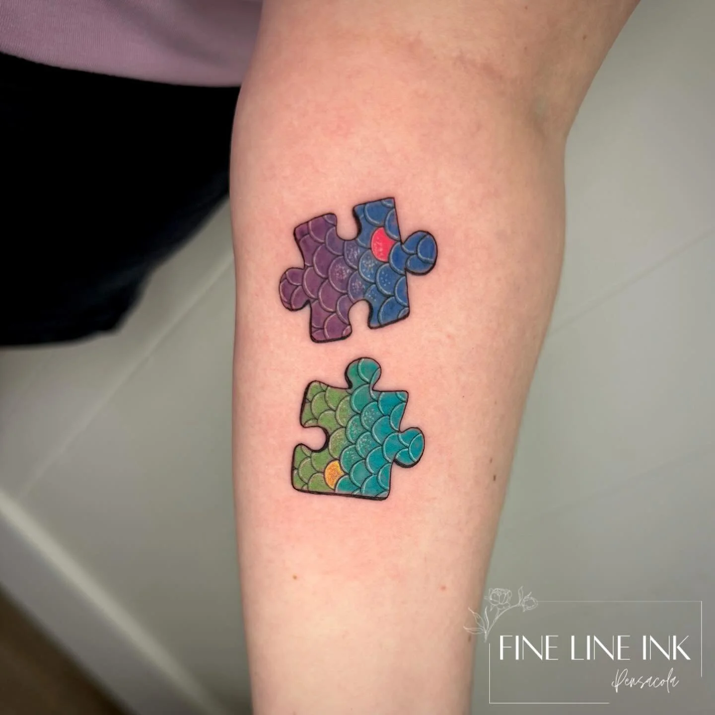 This is a very meaningful piece for my clients grandmother. 

She loved doing puzzles 🧩 with her and loved mermaids 🧜🏼&zwj;♀️ 

She wanted a pop of pink 🩷 as her nickname was &ldquo;Pinky&rdquo; &amp; she also loved the color yellow 💛

Thank you