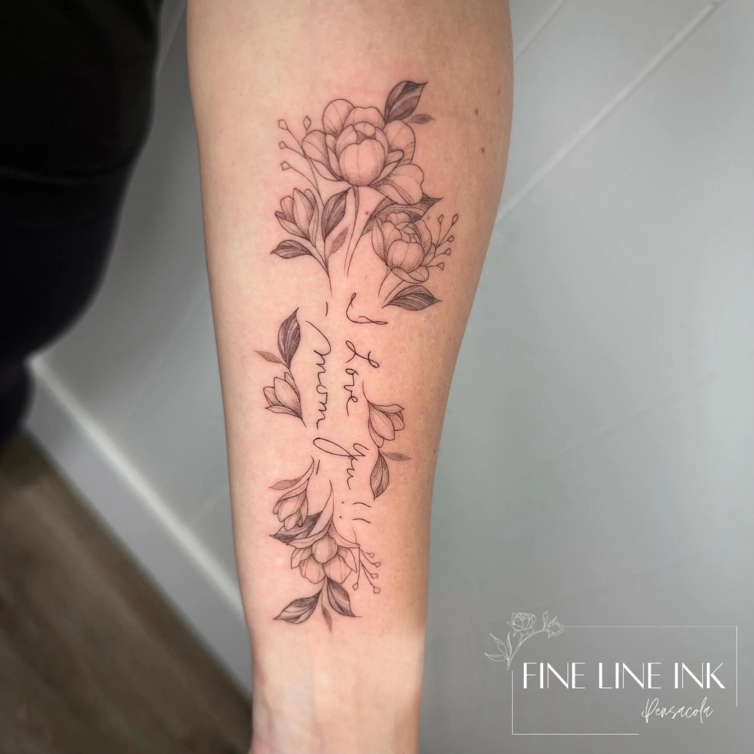 Memorial tattoo for her mama 🫶🏼

Her mom signed this to a card and she wanted it surrounded by pretty florals 🌸

#finelinetattoo#pensacolatattoo#finelinetattoopensacola#floraltattoo#memorialtattoo