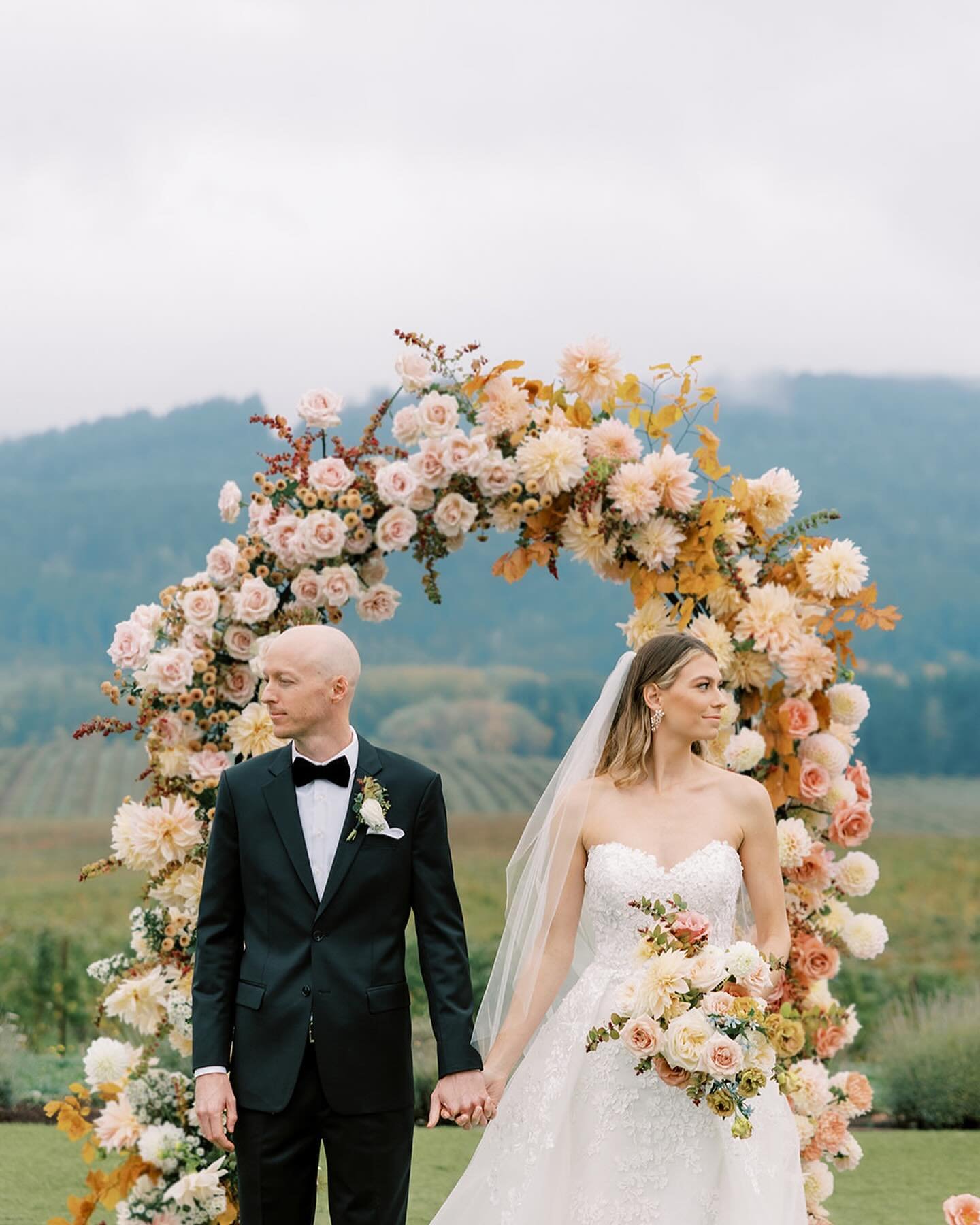 More tonal, autumn weddings in 2025. Absolutely loved working with this palette last October.

Can&rsquo;t believe it&rsquo;s almost been a year since these two tied the knot!

Planning/Design @danielledemarcoevent 
Photos @bekahtaylorphotography 
Ve