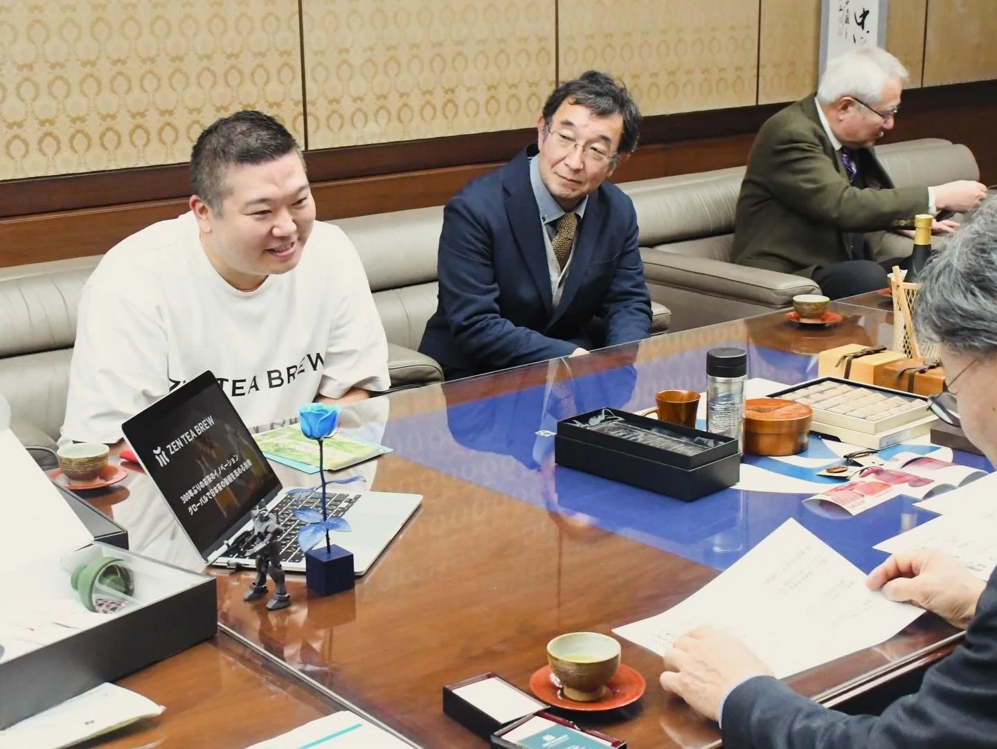 表敬訪問｜静岡市・難波喬司市長を表敬訪問し、ZEN TEA BREWの取り組みをご報告しました