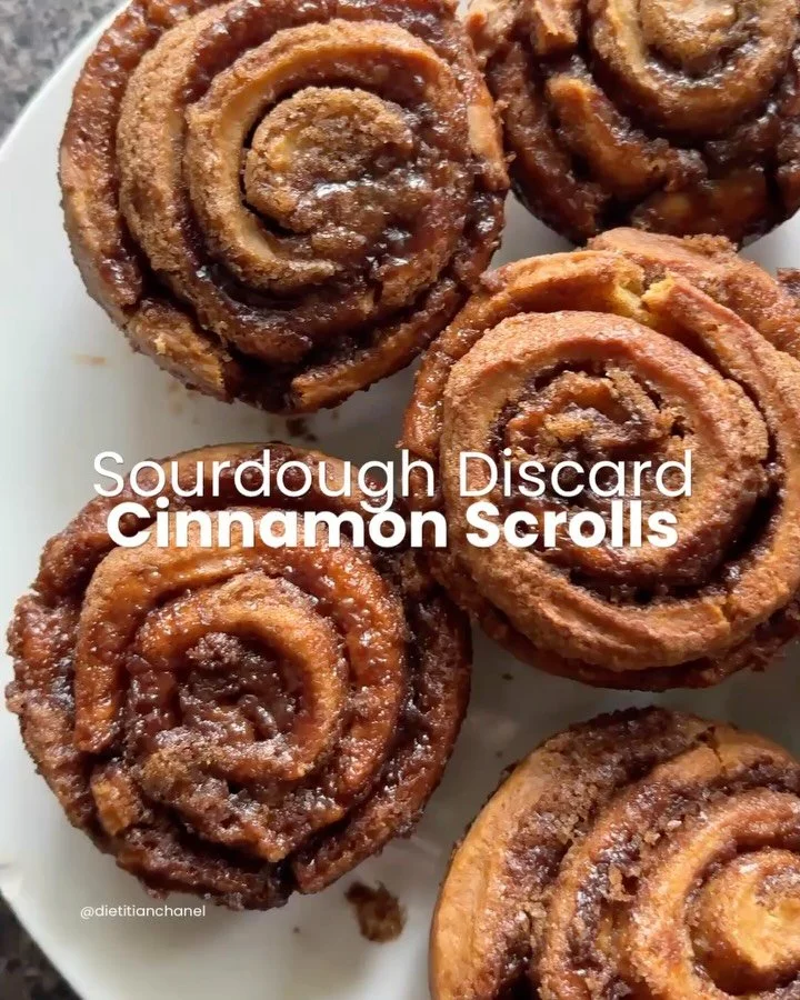 Sourdough Discard Cinnamon Scrolls 🤎

Makes: 12 scroll muffins

Ingredients

Dough
550g plain flour
1 tsp baking soda
2 tsp baking powder
1 tsp salt
250g sourdough discard
240g water
100g butter, melted and cooled
80g golden syrup

Cinnamon Filling
