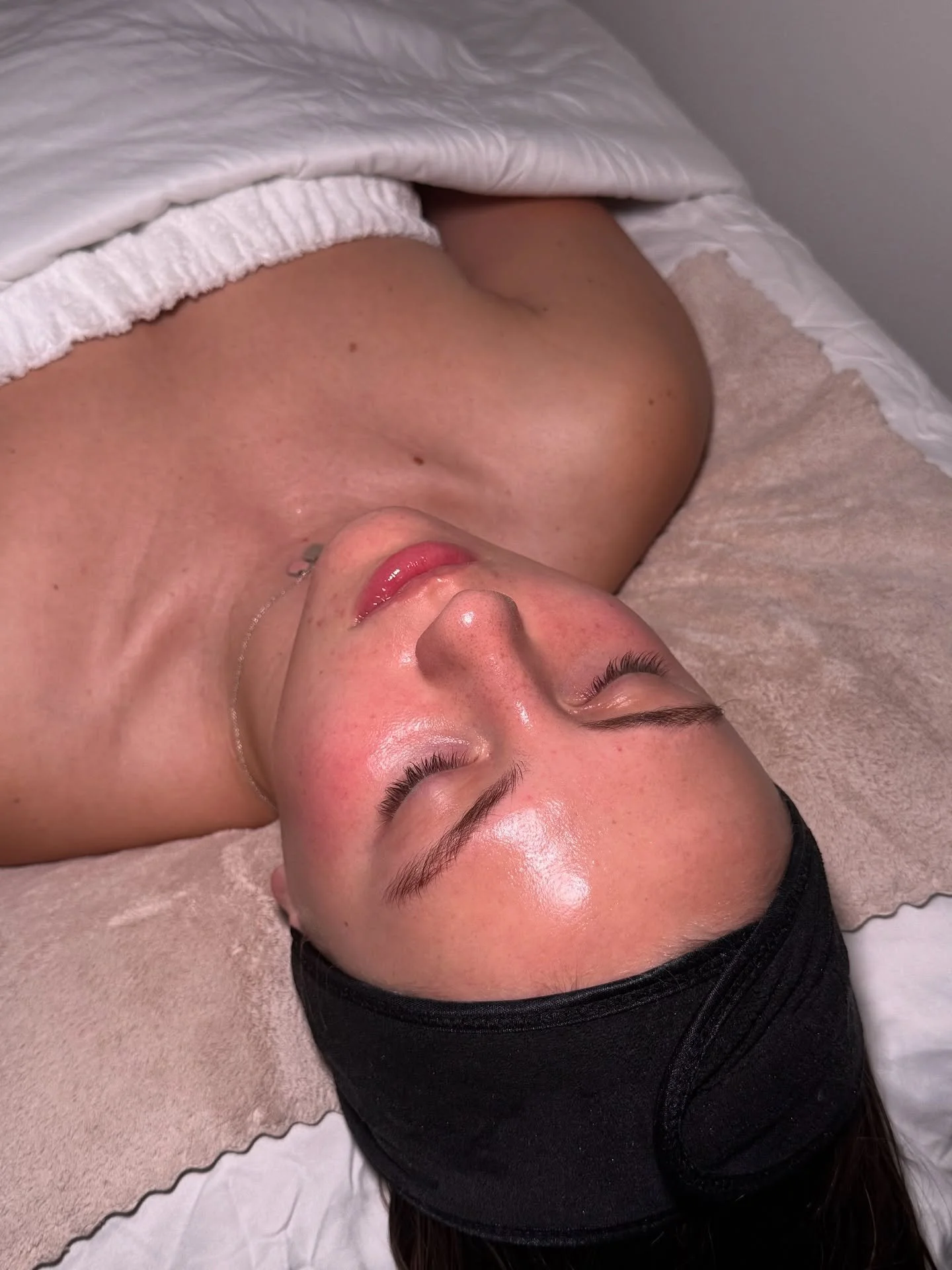 Post Dermaplane Ritual GLOW✨

#dermaplane #skingoals #dewy #healthyskin #mtpleasantsc #charlestonsc #wildblissskinandbeauty