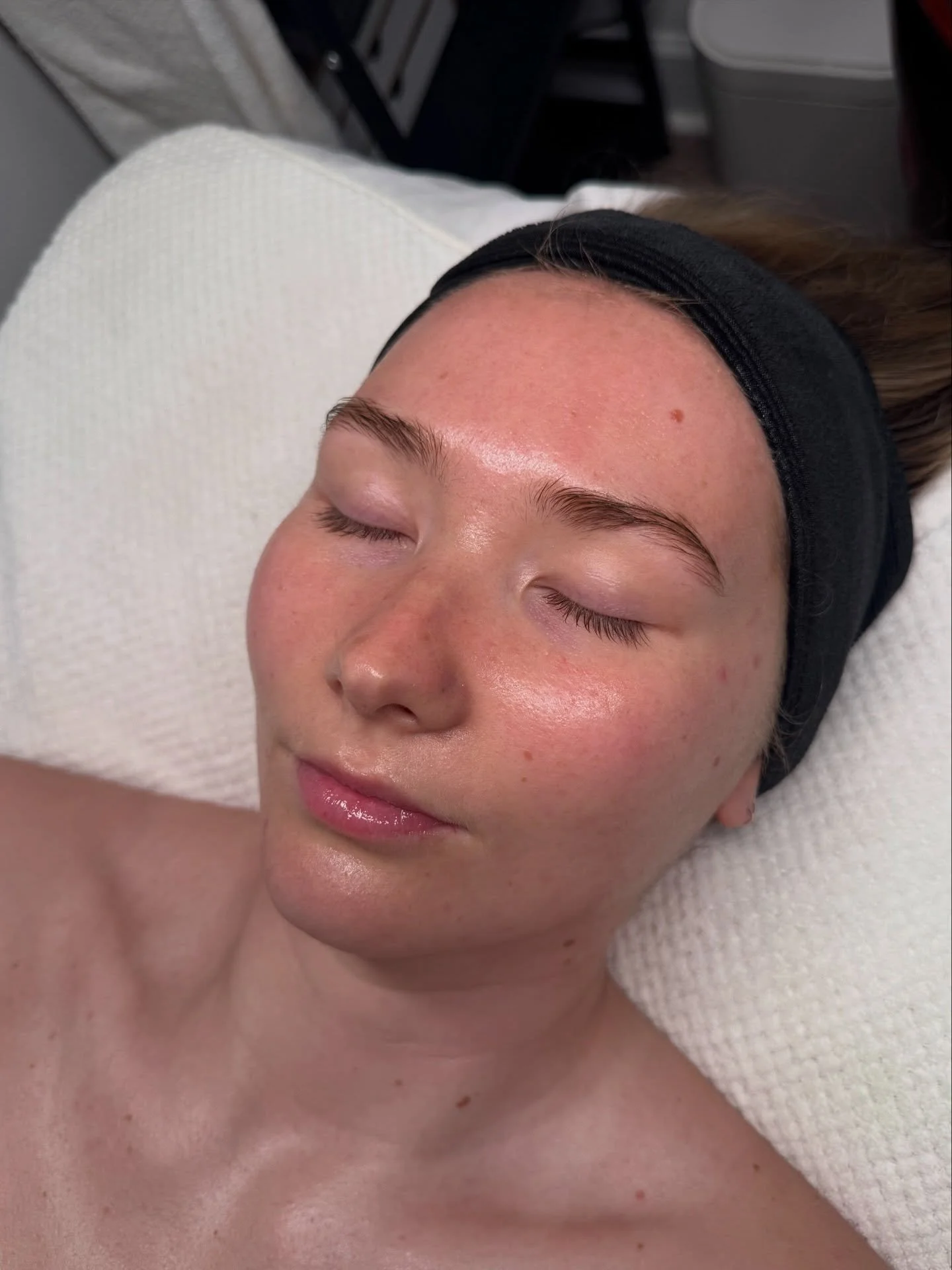 Brighter, smoother, calmer💧

Customization is the key!

#skinhealth #customfacials #botanica #skinwellness #charlestonsc