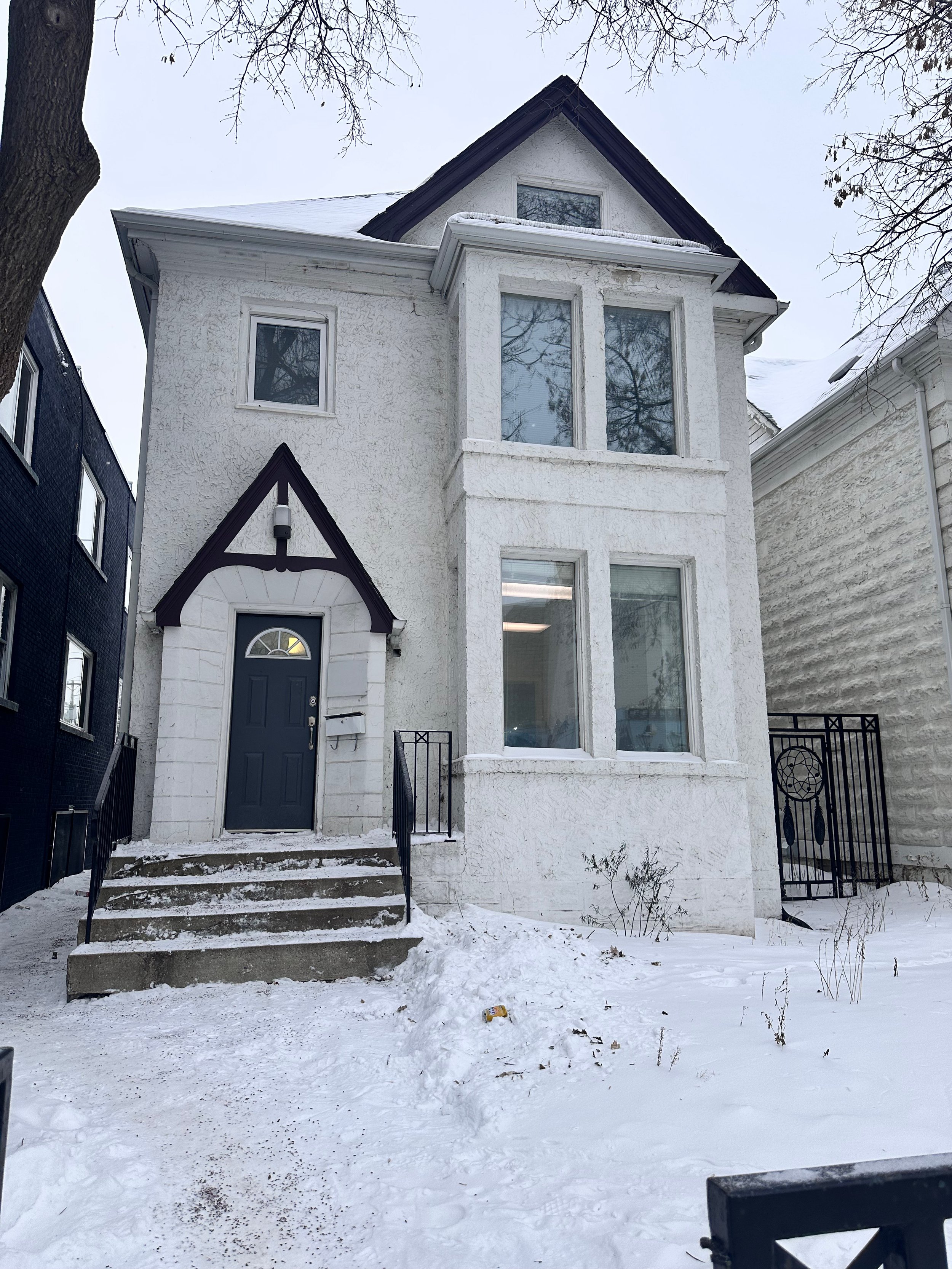 574 Ellice Avenue, Winnipeg, MB