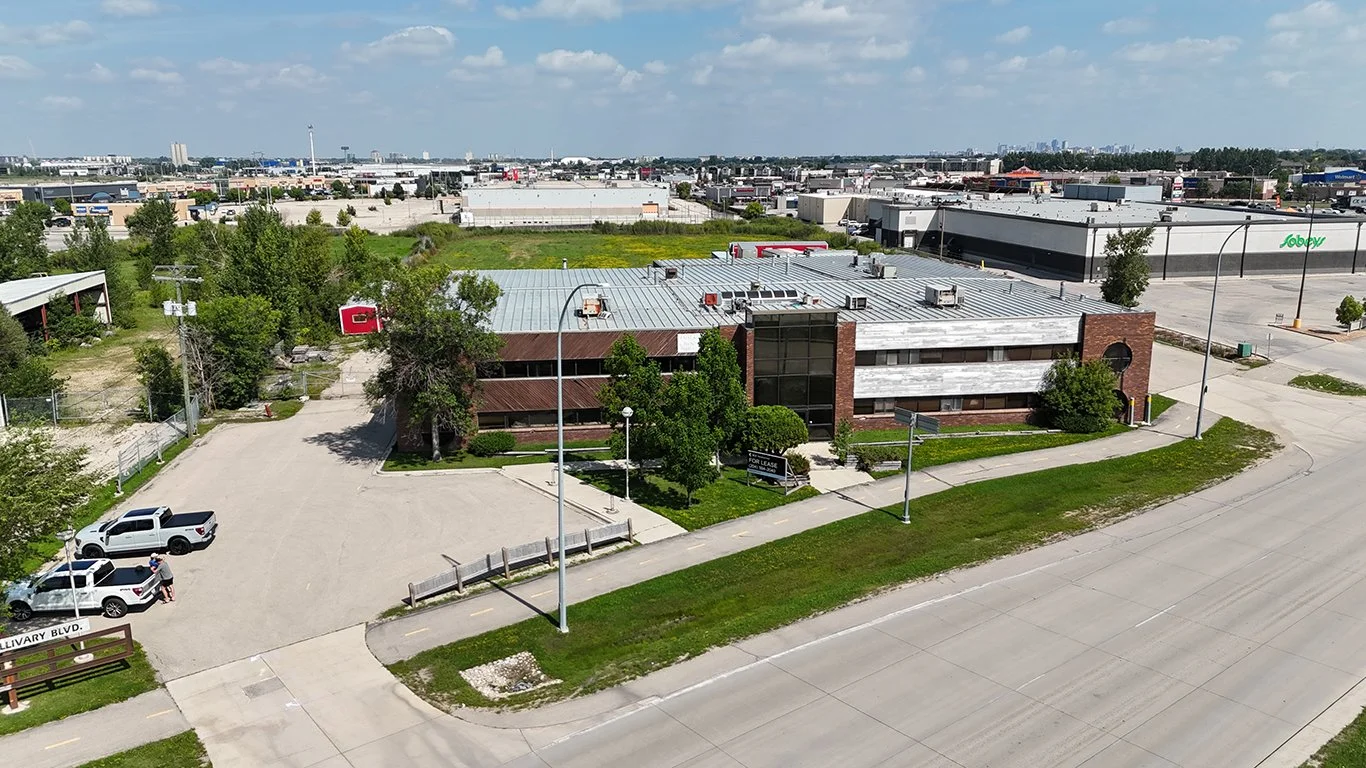 2233 McGillivray 4.jpg