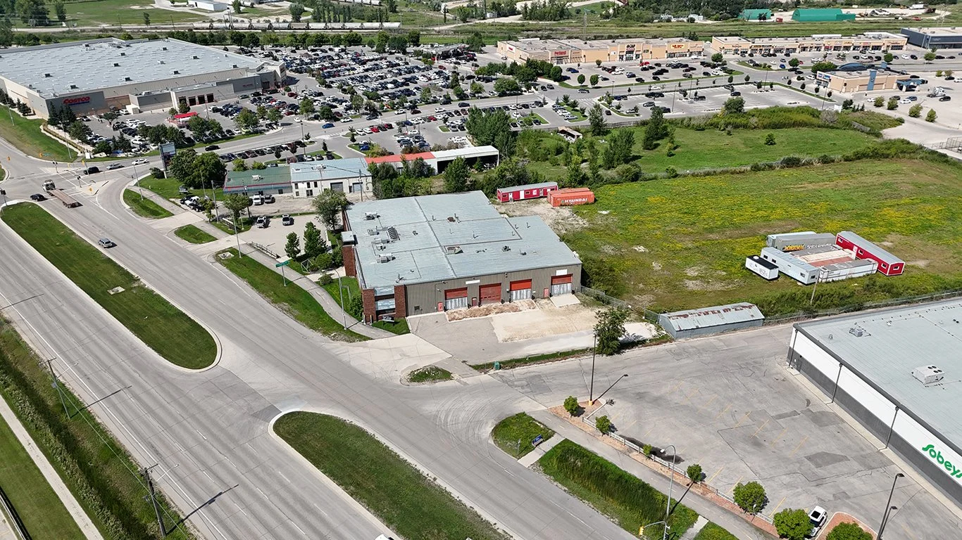 2233 McGillivray 5.jpg