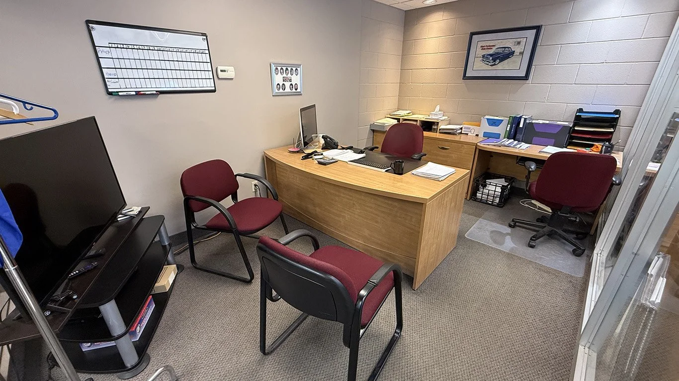 3811 Portage 2.jpg
