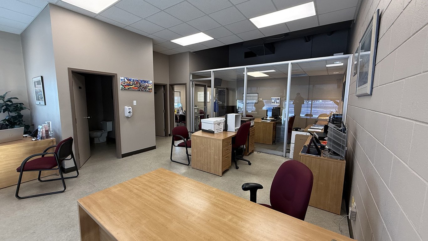 3811 Portage 4.jpg