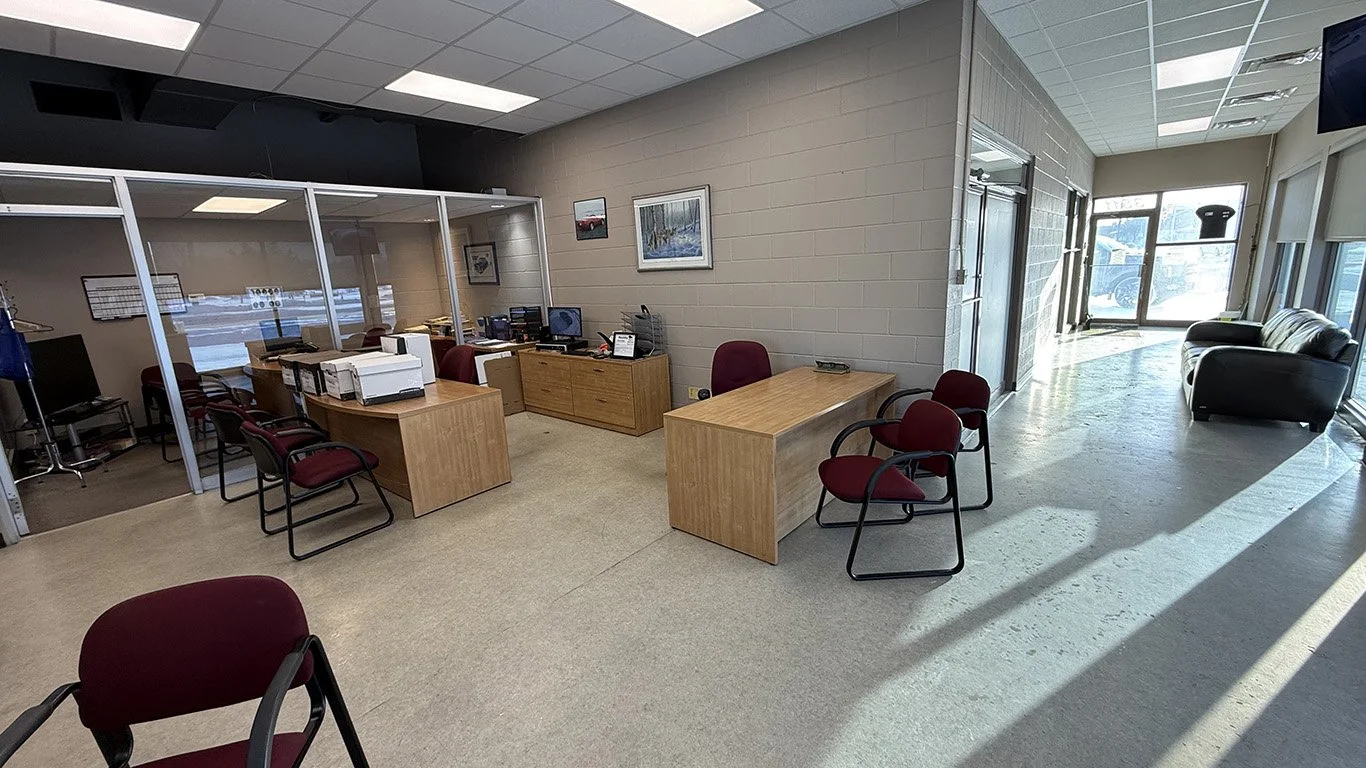 3811 Portage 5.jpg