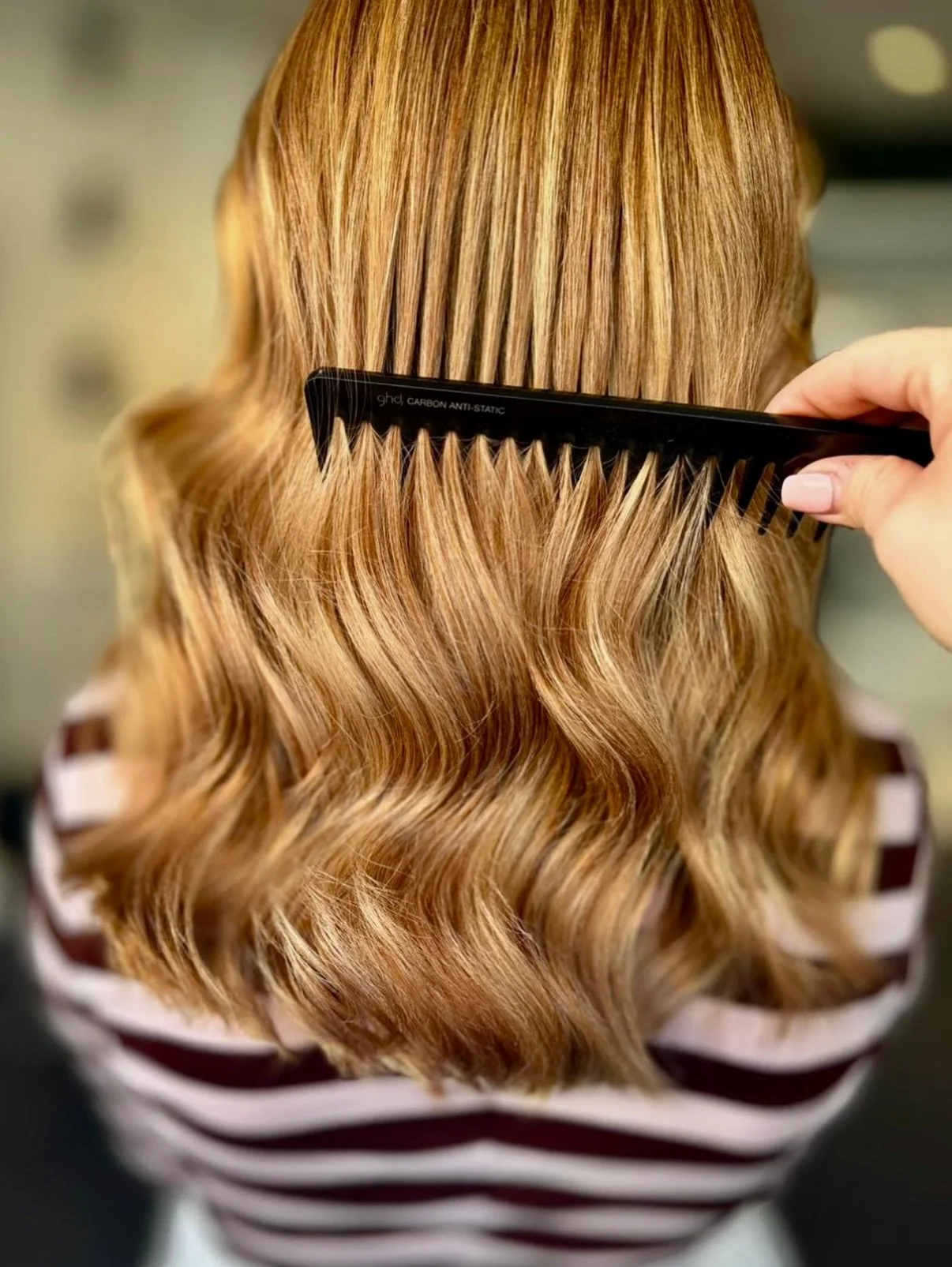 ✨ Copper &rarr; Creamy Blonde ✨
Full transformation using foils + custom toning for a soft, seamless finish 🤍
Swipe to see the process ➡️