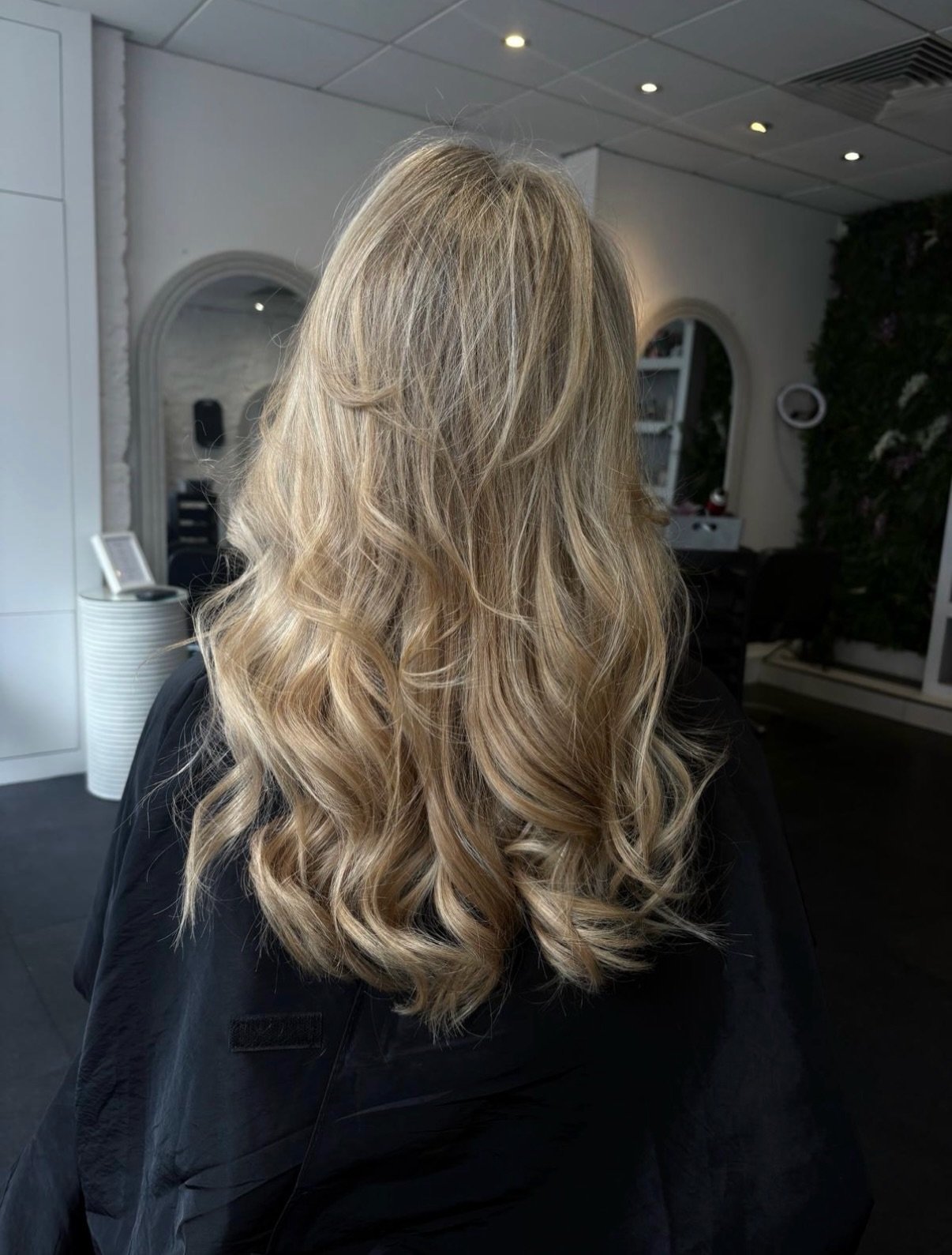 The Blonde Edit✨
Book now to get that summer shine&hellip;
#taghair #blonde #highlights