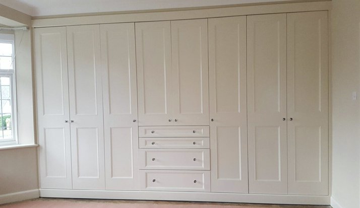 ash-purley-wardrobe-closed.jpg