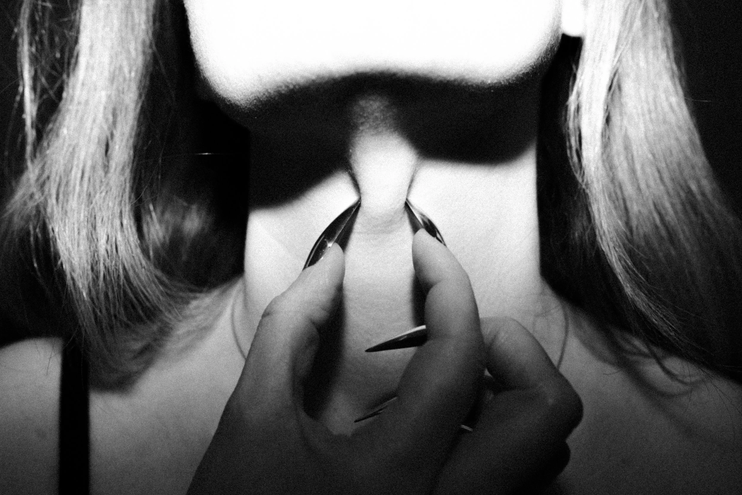 nails-gross-prints-emily-joan-5.jpg