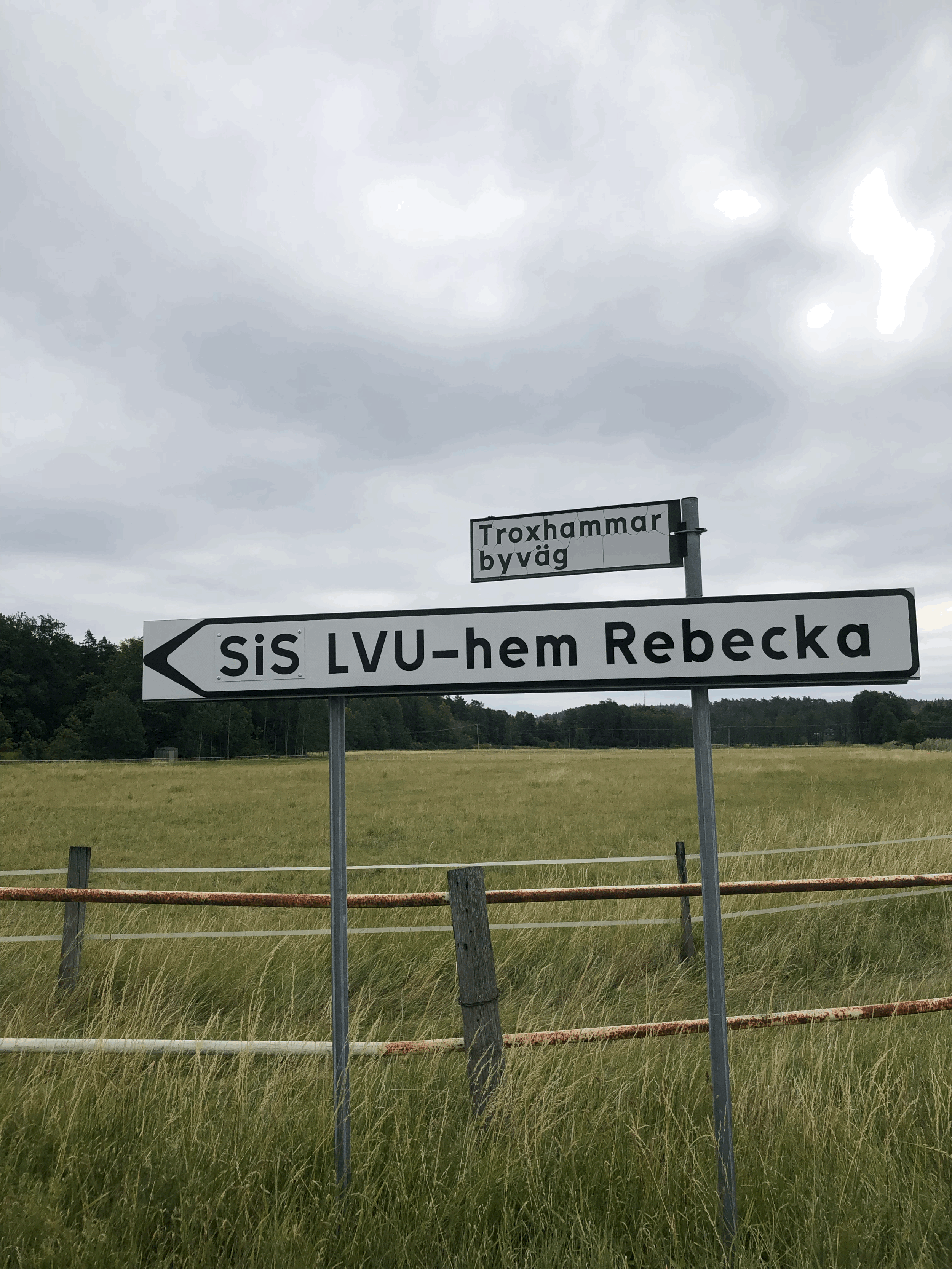 Vad händer på Rebecka?