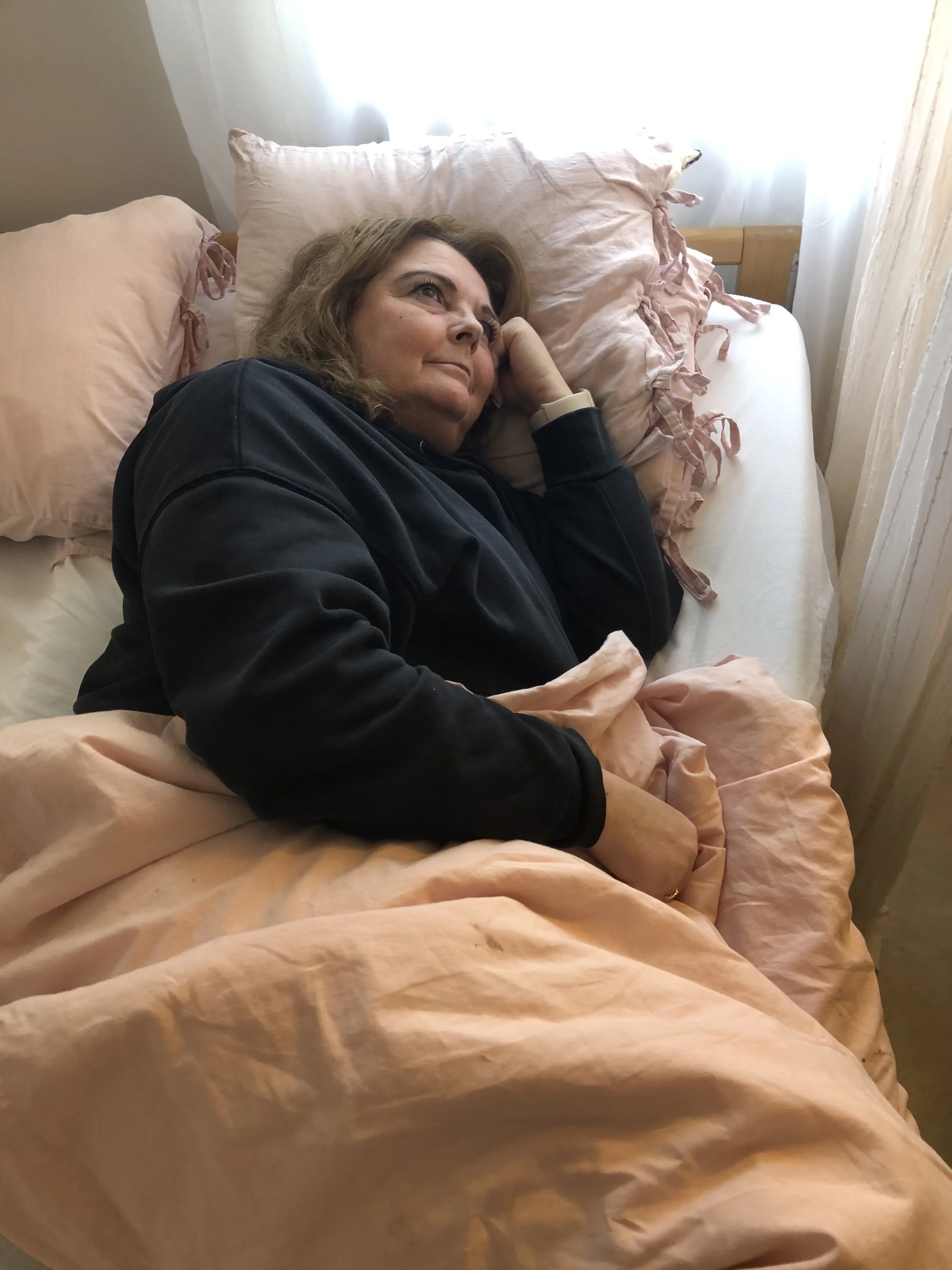 Lever i sängen –       ME-sjuka Pernilla får inte tillräcklig hjälp