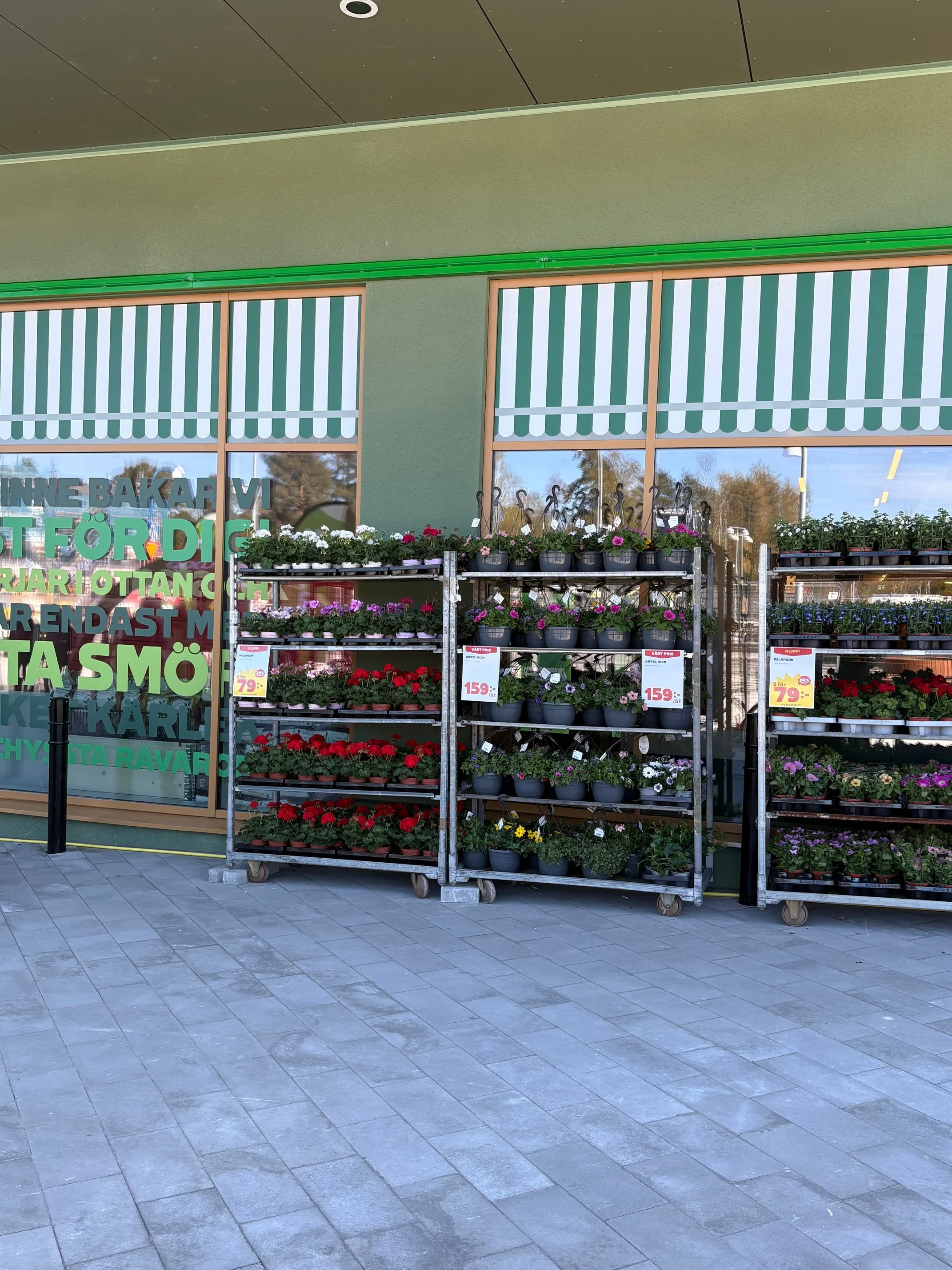 Nu har Coop Träkvista slagit upp portarna