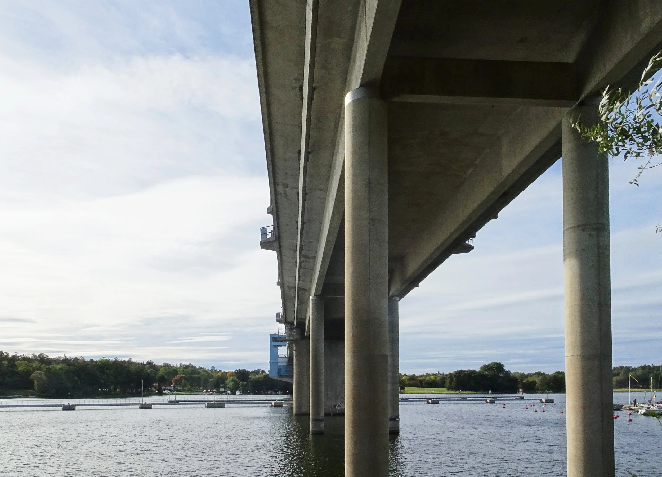 Mälaröpartiet kräver statlig hjälp efter brokaoset