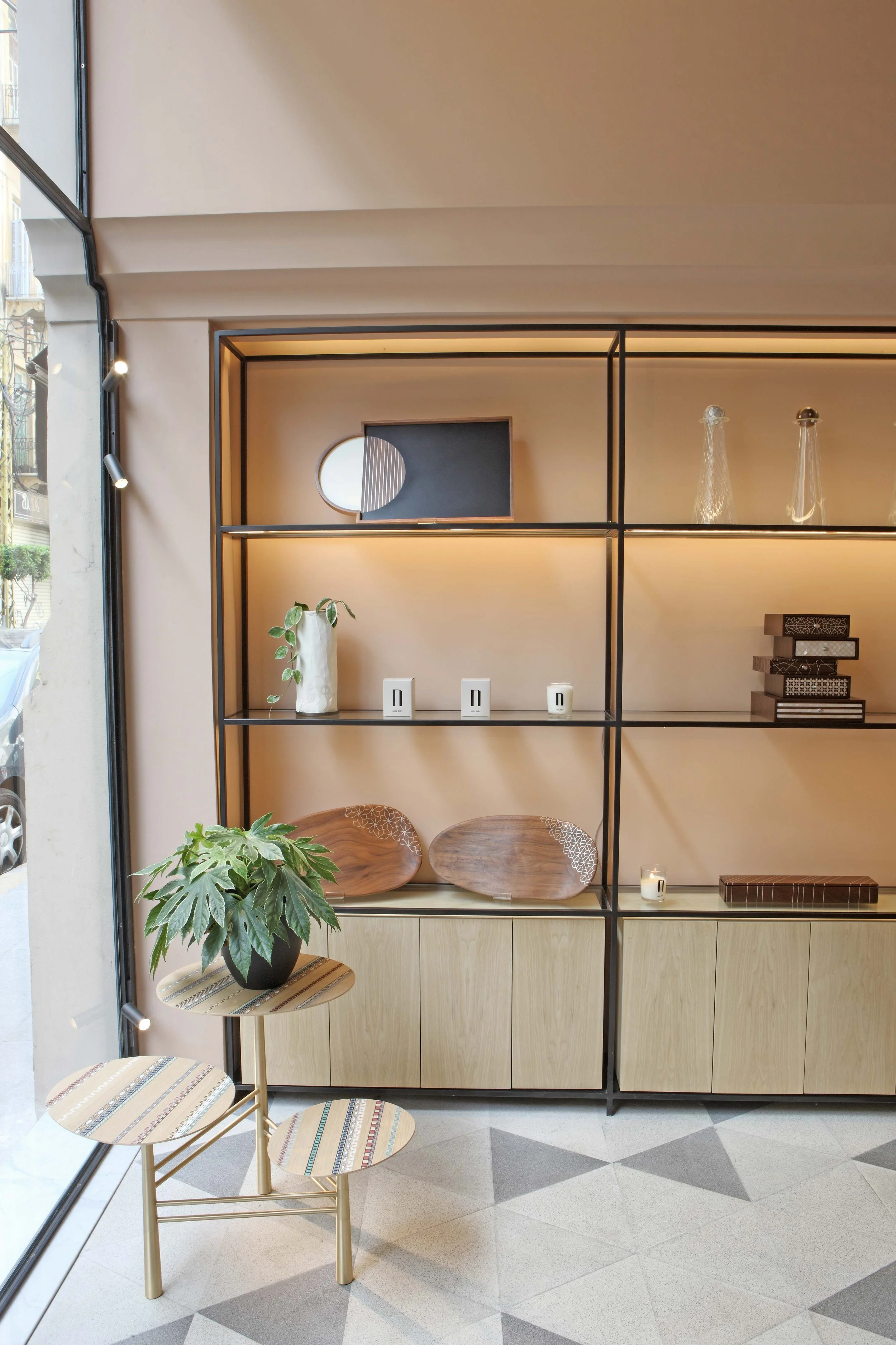 NADA DEBS - Boutique 4-2.jpg