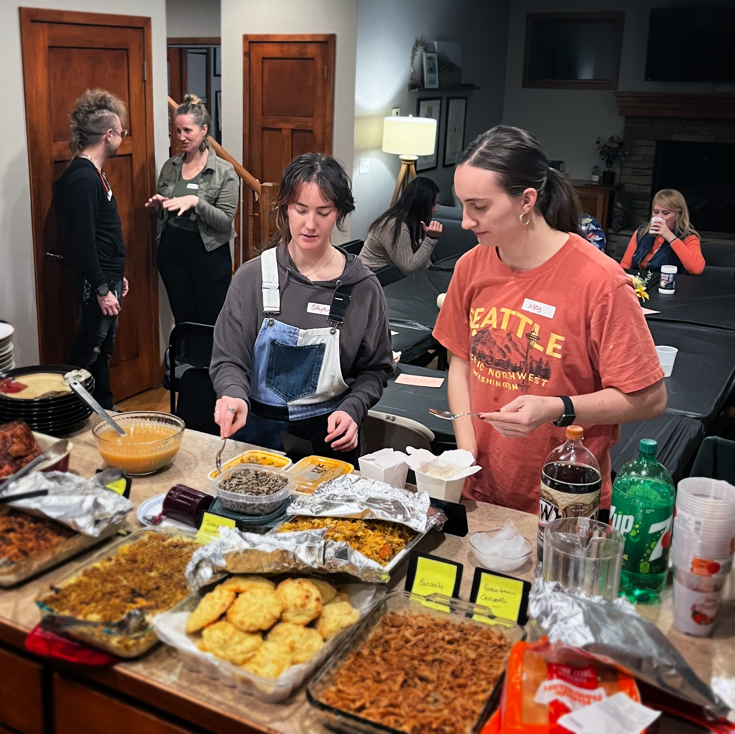 Friendsgiving25_02.png