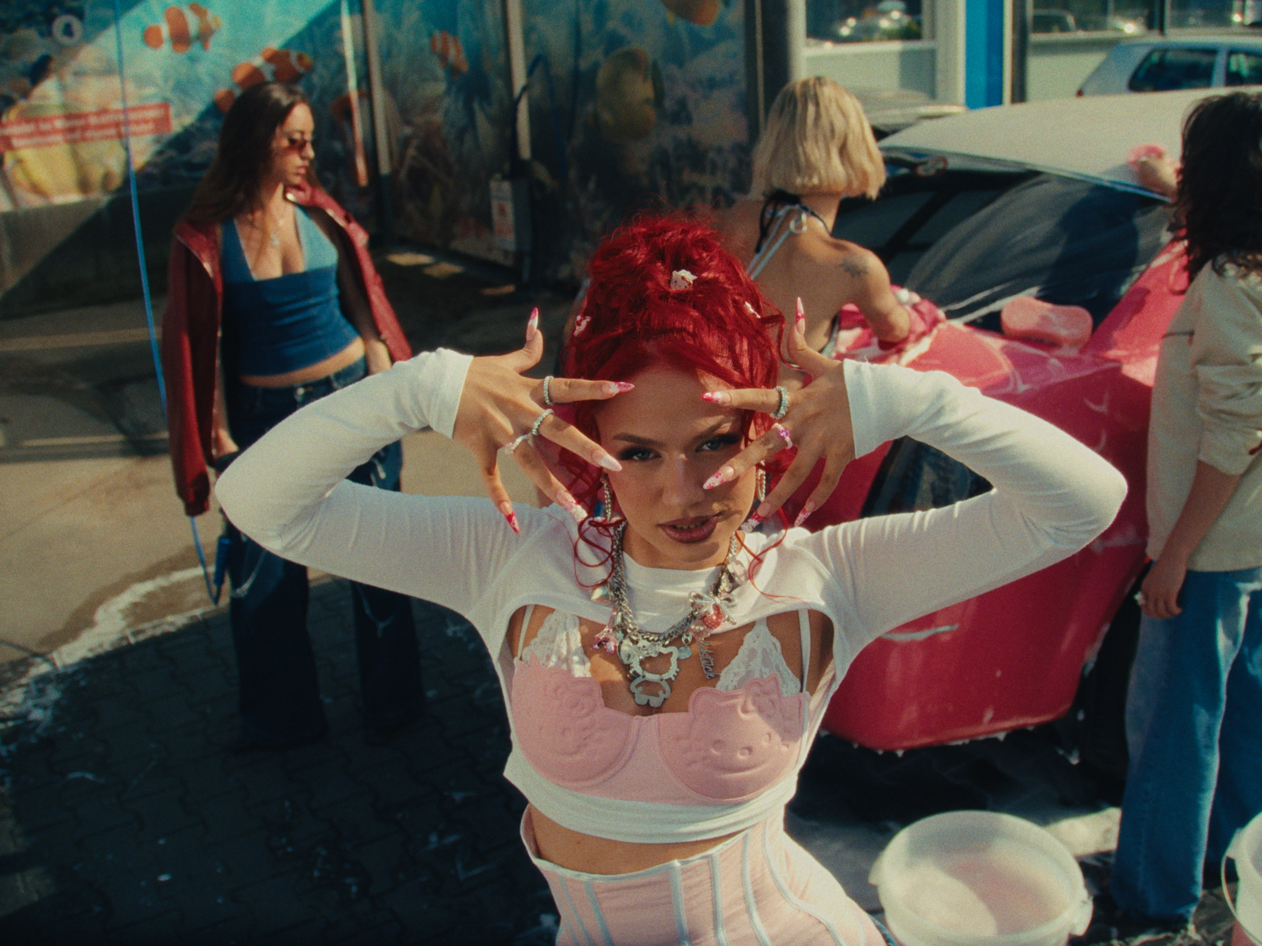 05_26 - BMJ-Hello Kitty_Color_Stills_1.50.2.png