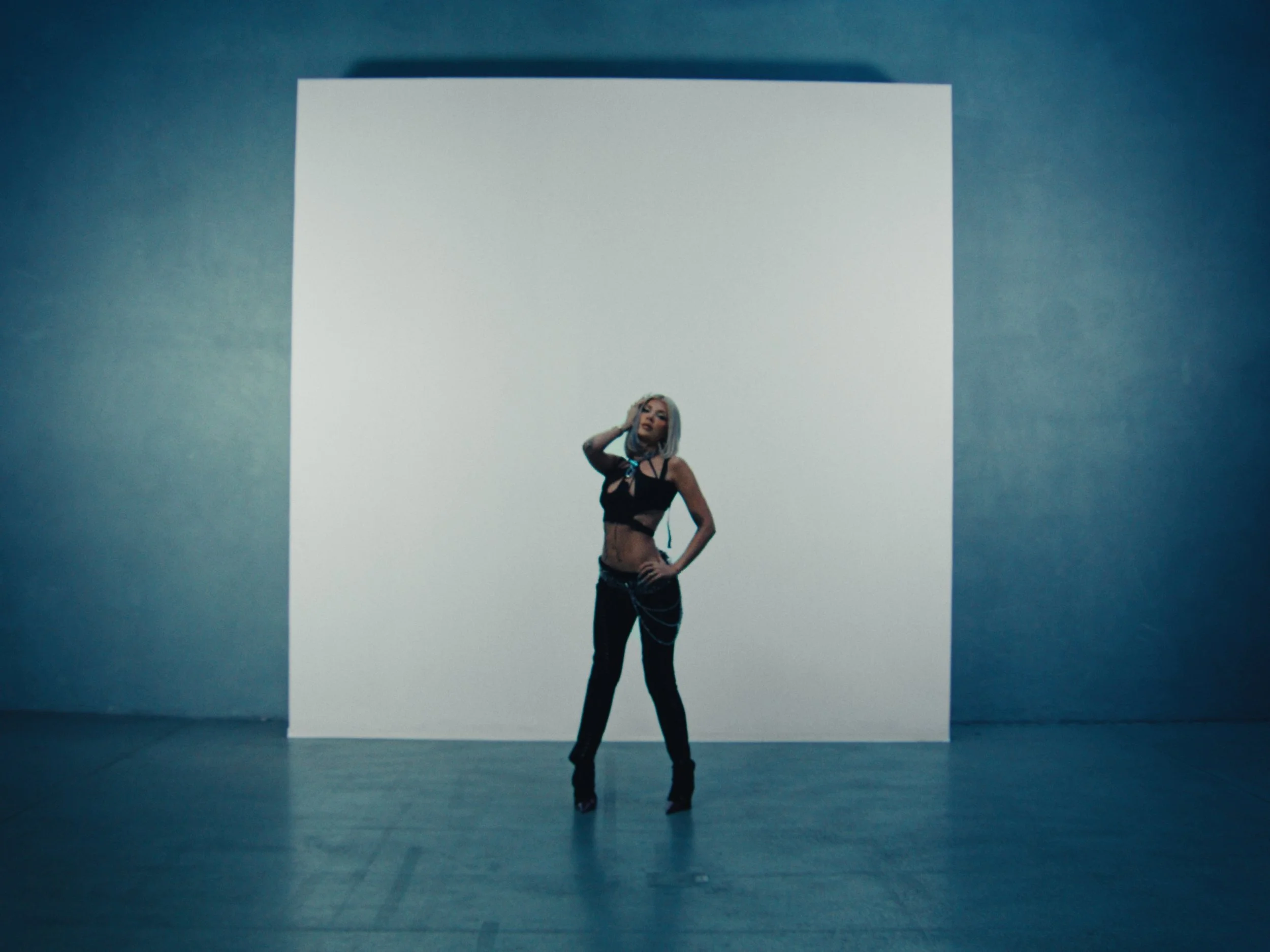 03_26 - Era Istrefi Stills_1.30.1.jpg