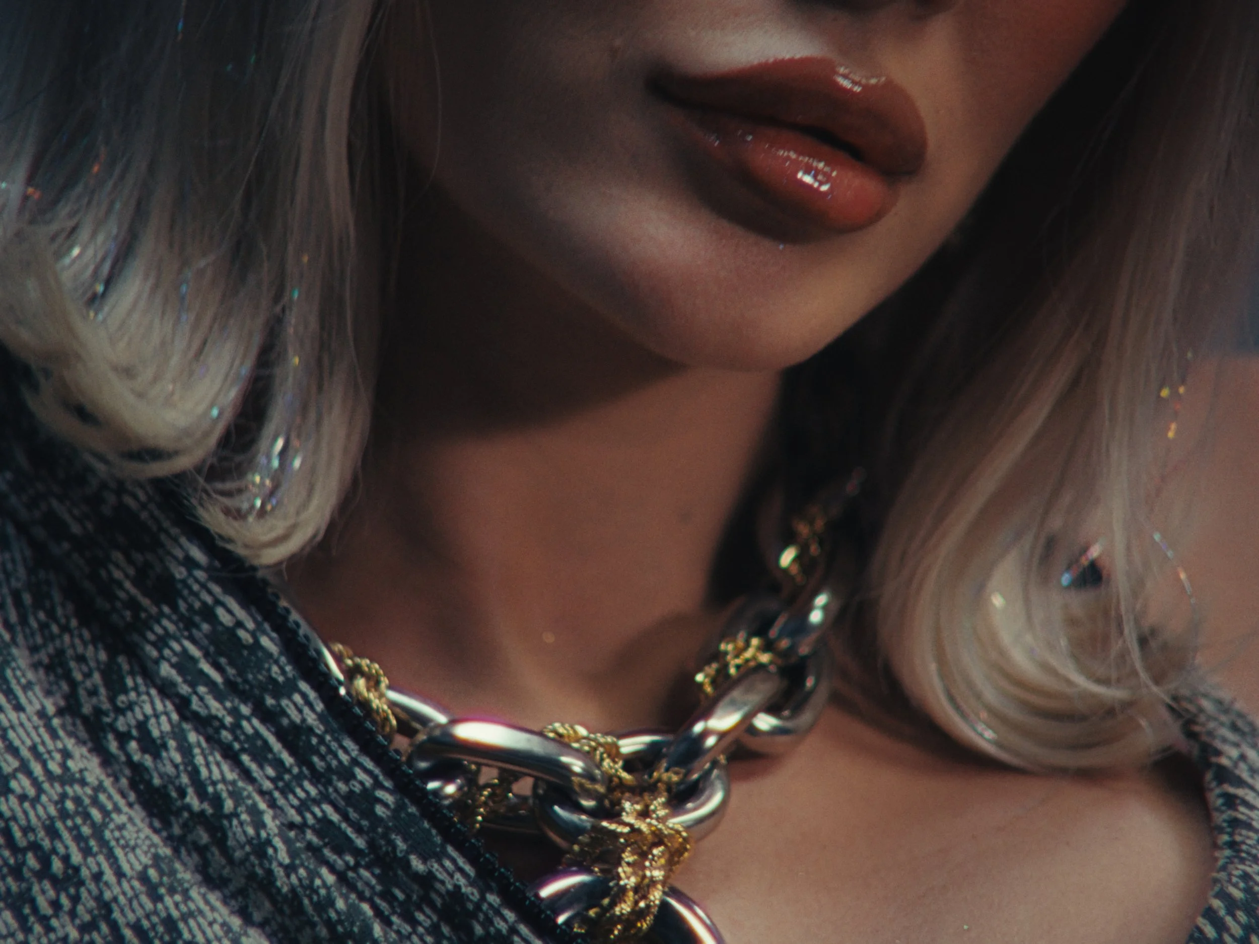 03_26 - Era Istrefi Stills_1.16.1.jpg