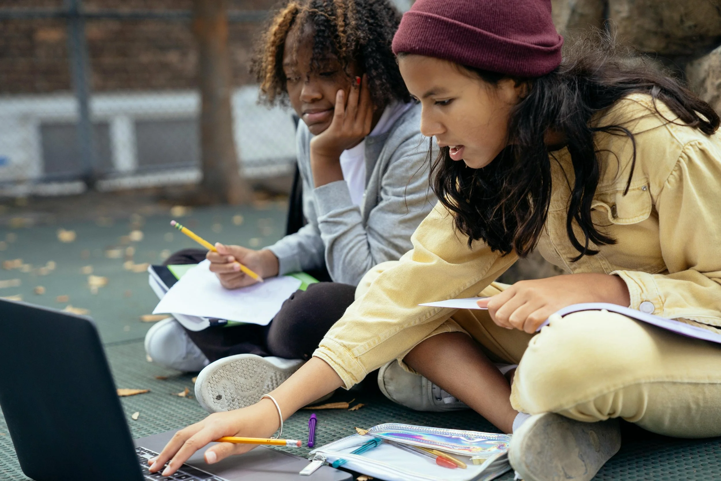 Is It the Right Time to Switch Schools for Your Daughter with Autism or Other Neurodivergencies?