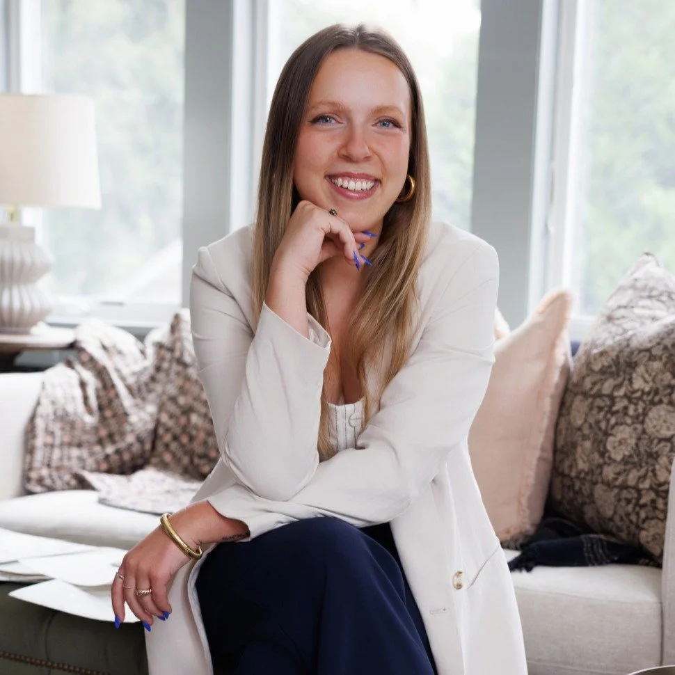 Everyone say "Hiiiii, Taylor!"

Meet Taylor, Junior Designer at LANG ✨

A Fairport native, Taylor joined the LANG team in late April, bringing a background in luxury residential design and a BFA in Interior Architecture. Her experience incl